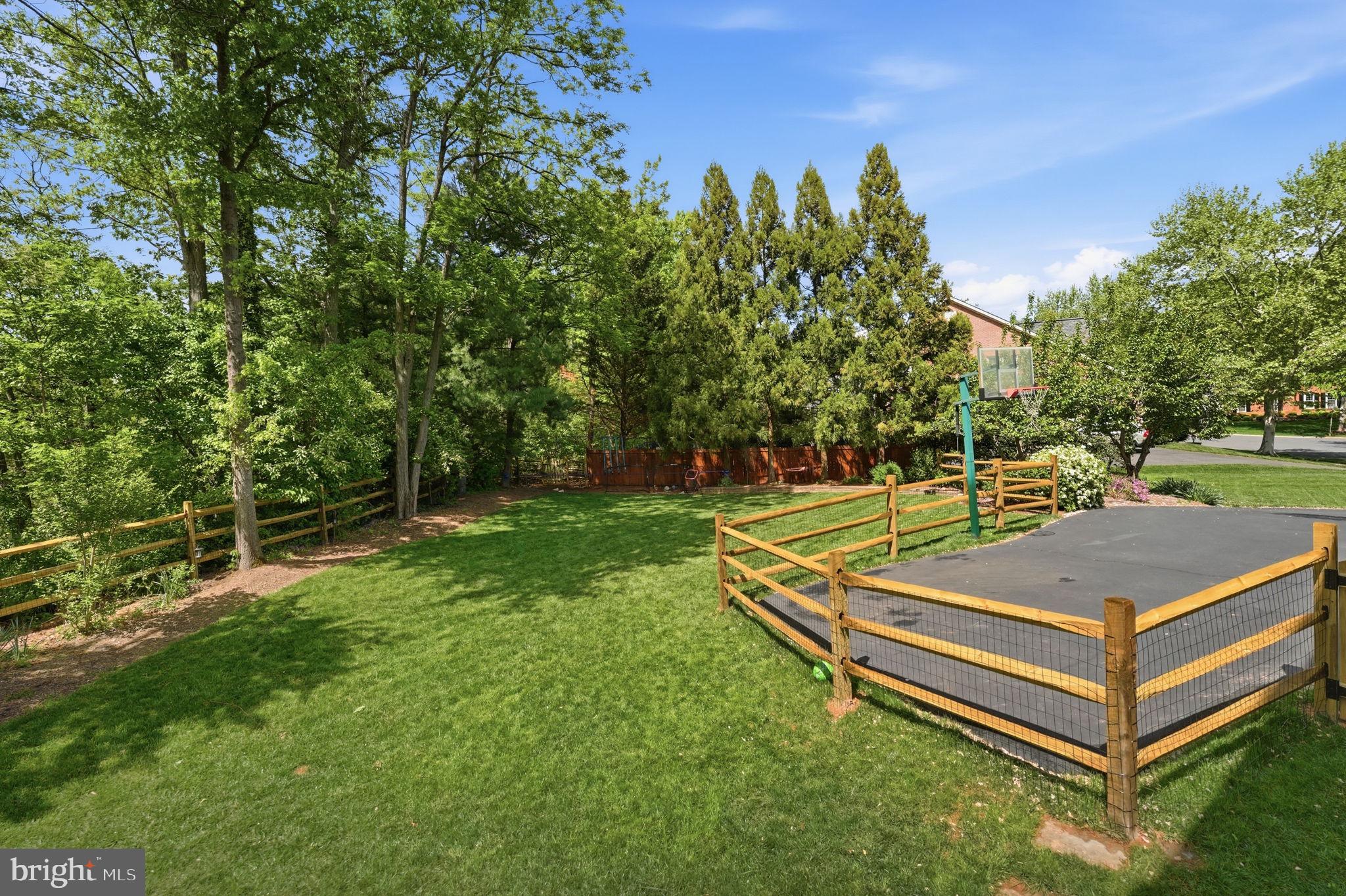 MANORS AT WOLF TRAP - Residential