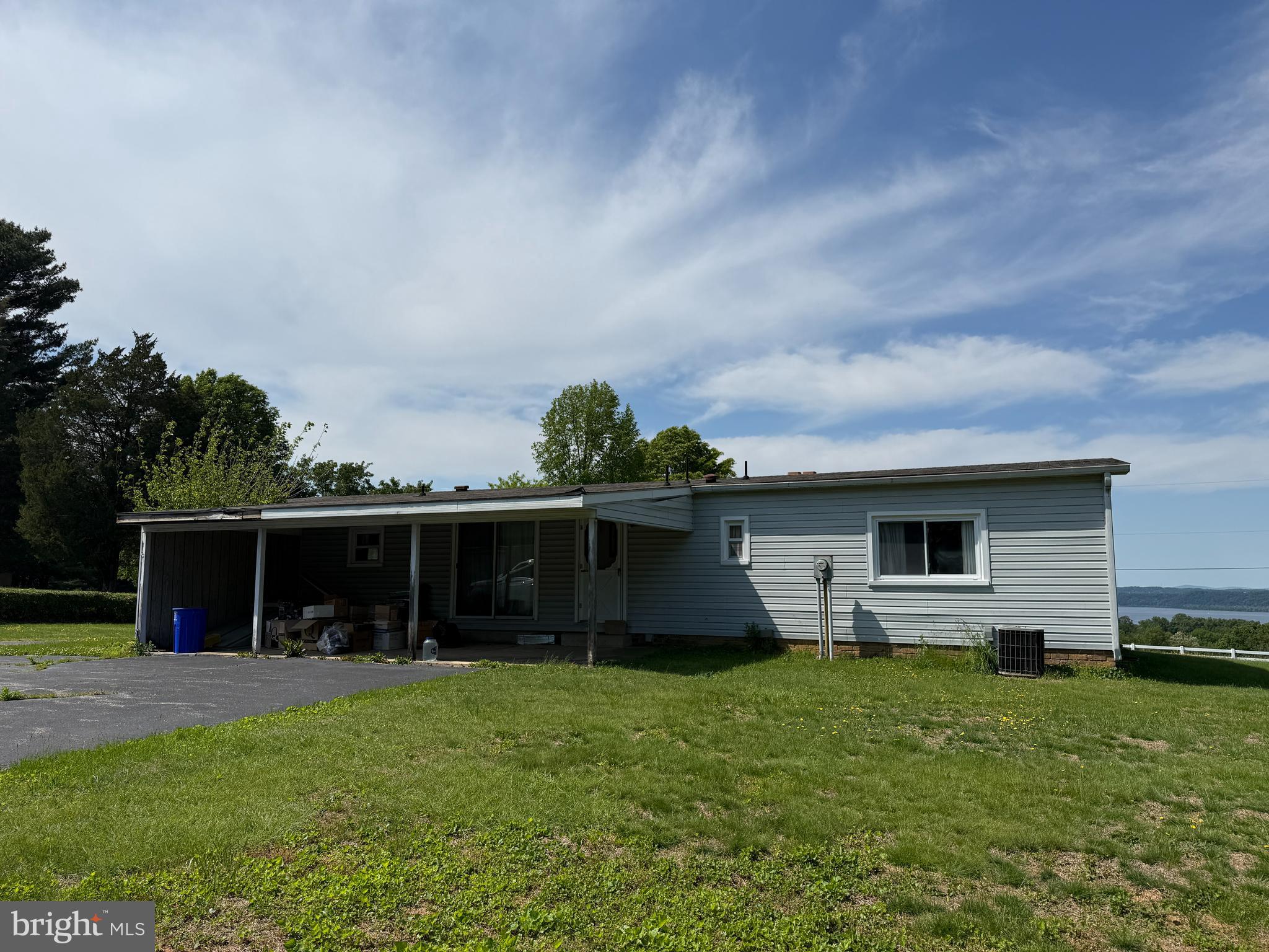 LOWER WINDSOR - Residential
