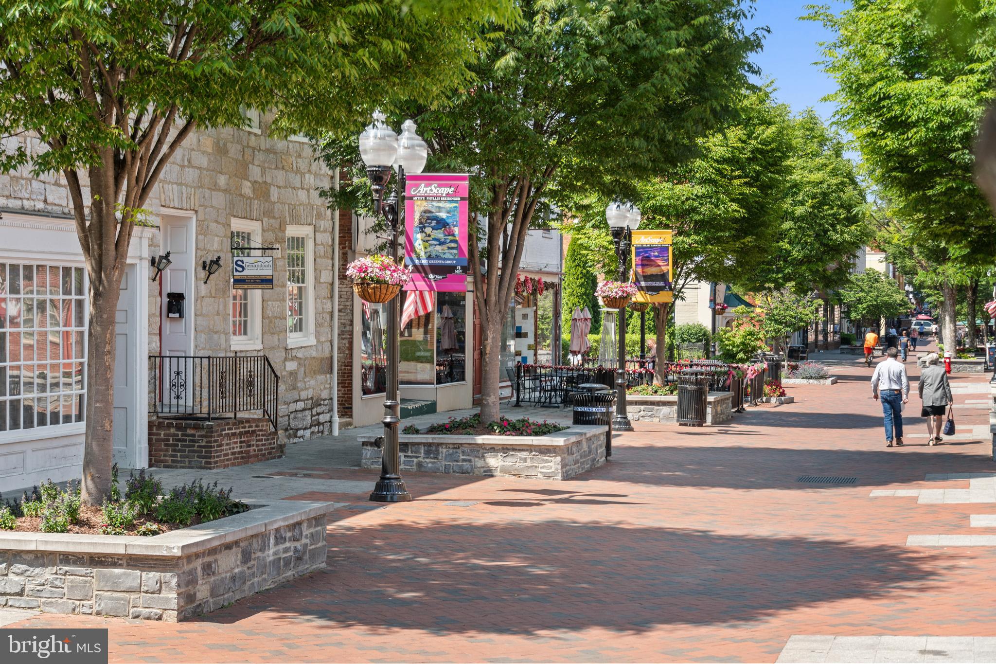 ABRAMS POINTE - Residential