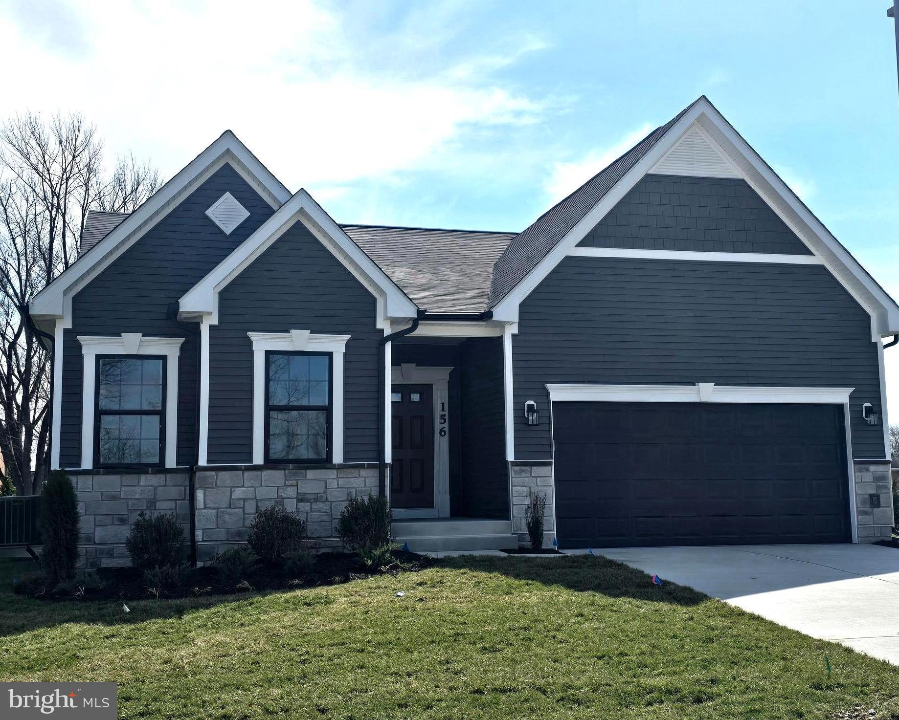 ABRAMS POINTE - Residential