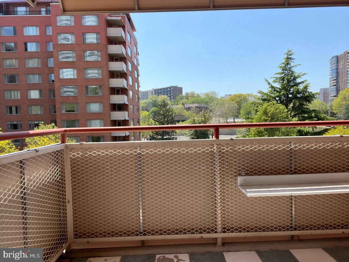 RIVER PLACE - Residential