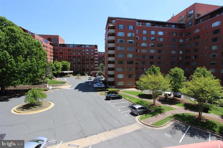 RIVER PLACE - Residential
