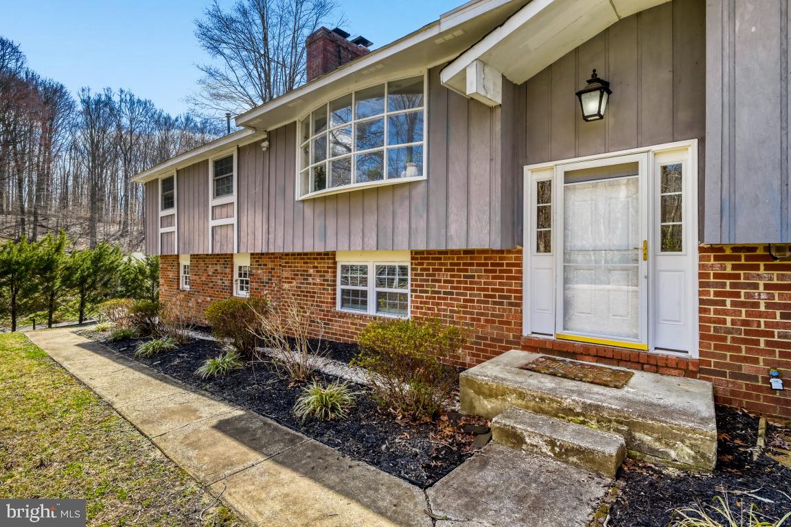 HALLMARK WOODS - Residential