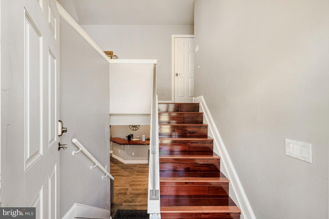 HALLMARK WOODS - Residential
