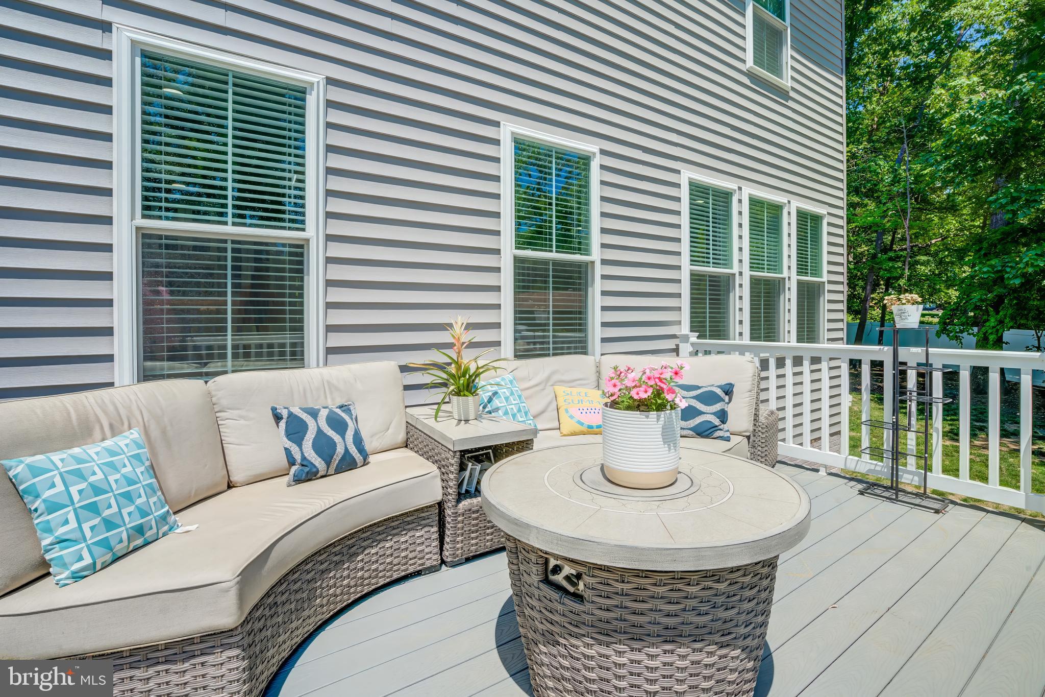 LAKE SHORE - Residential