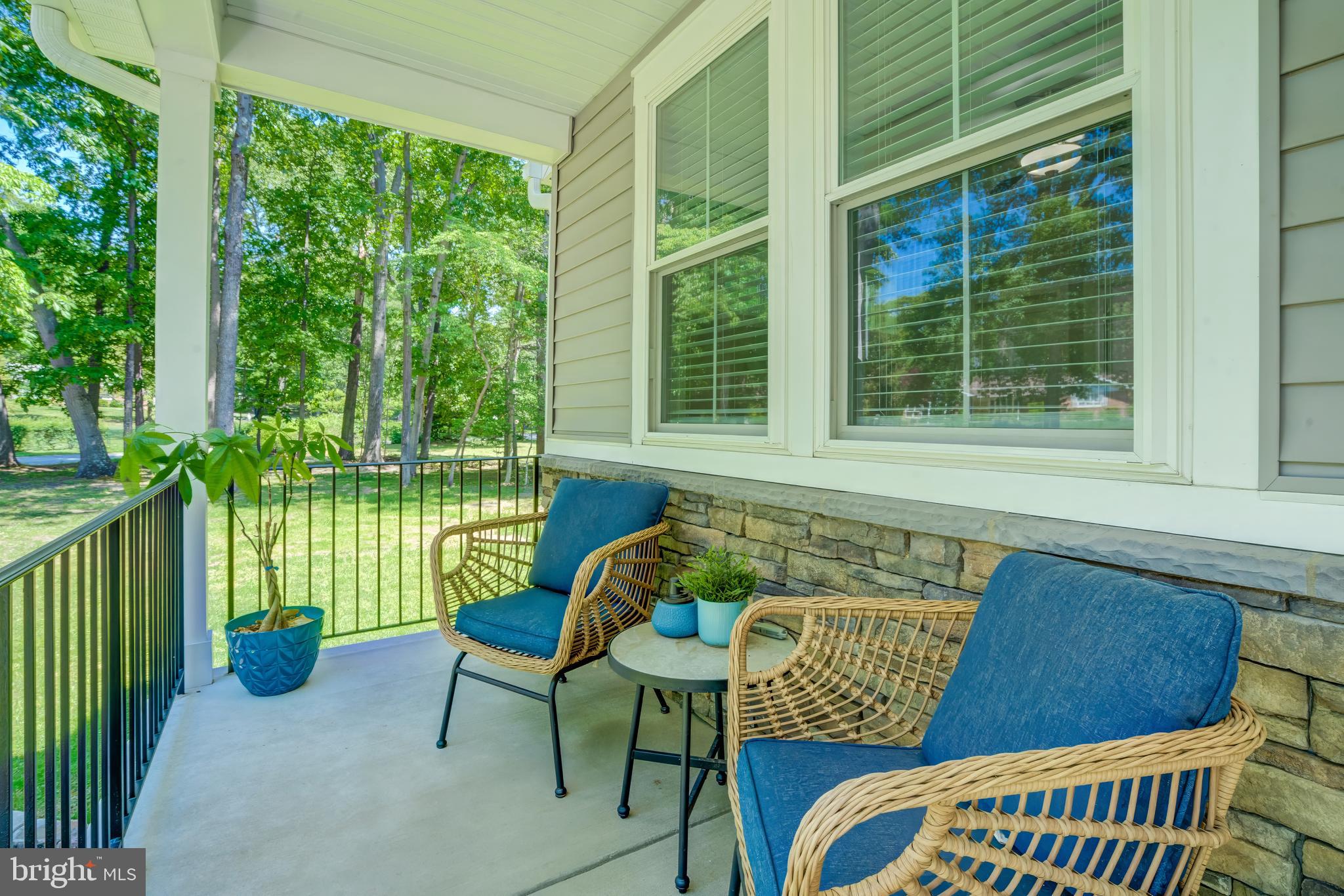 LAKE SHORE - Residential