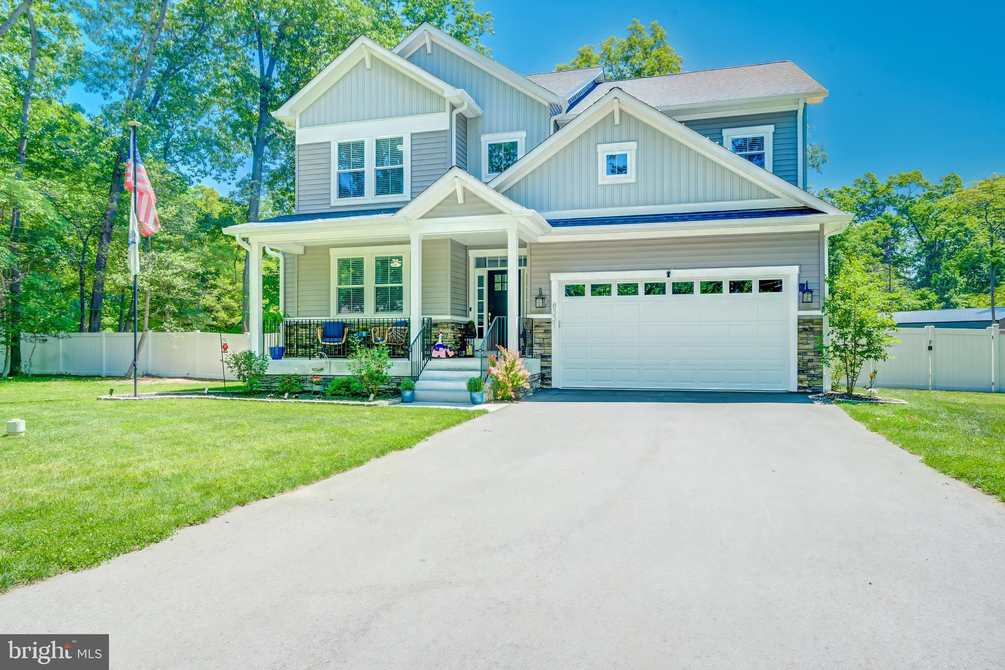 LAKE SHORE - Residential