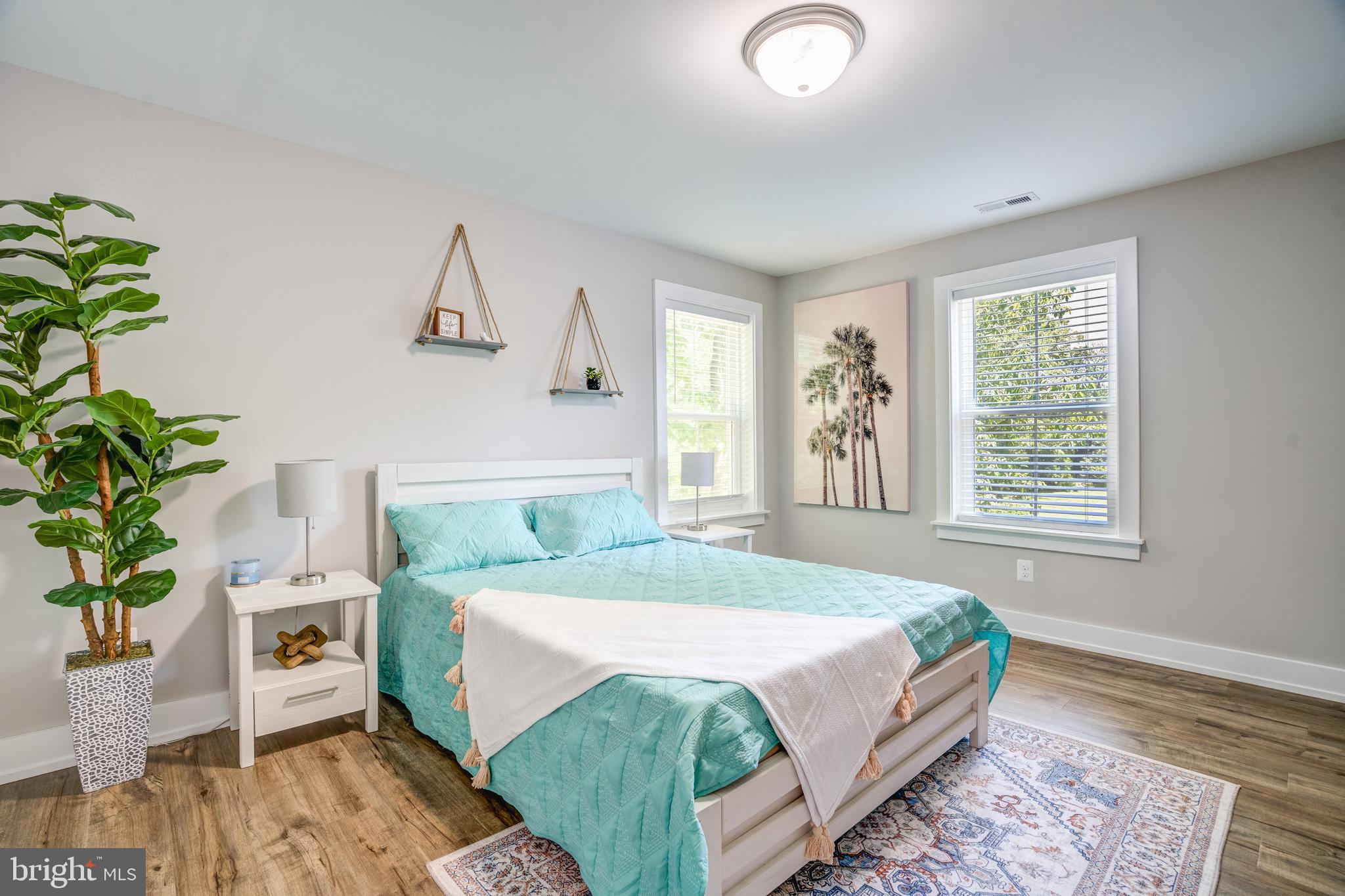 LAKE SHORE - Residential