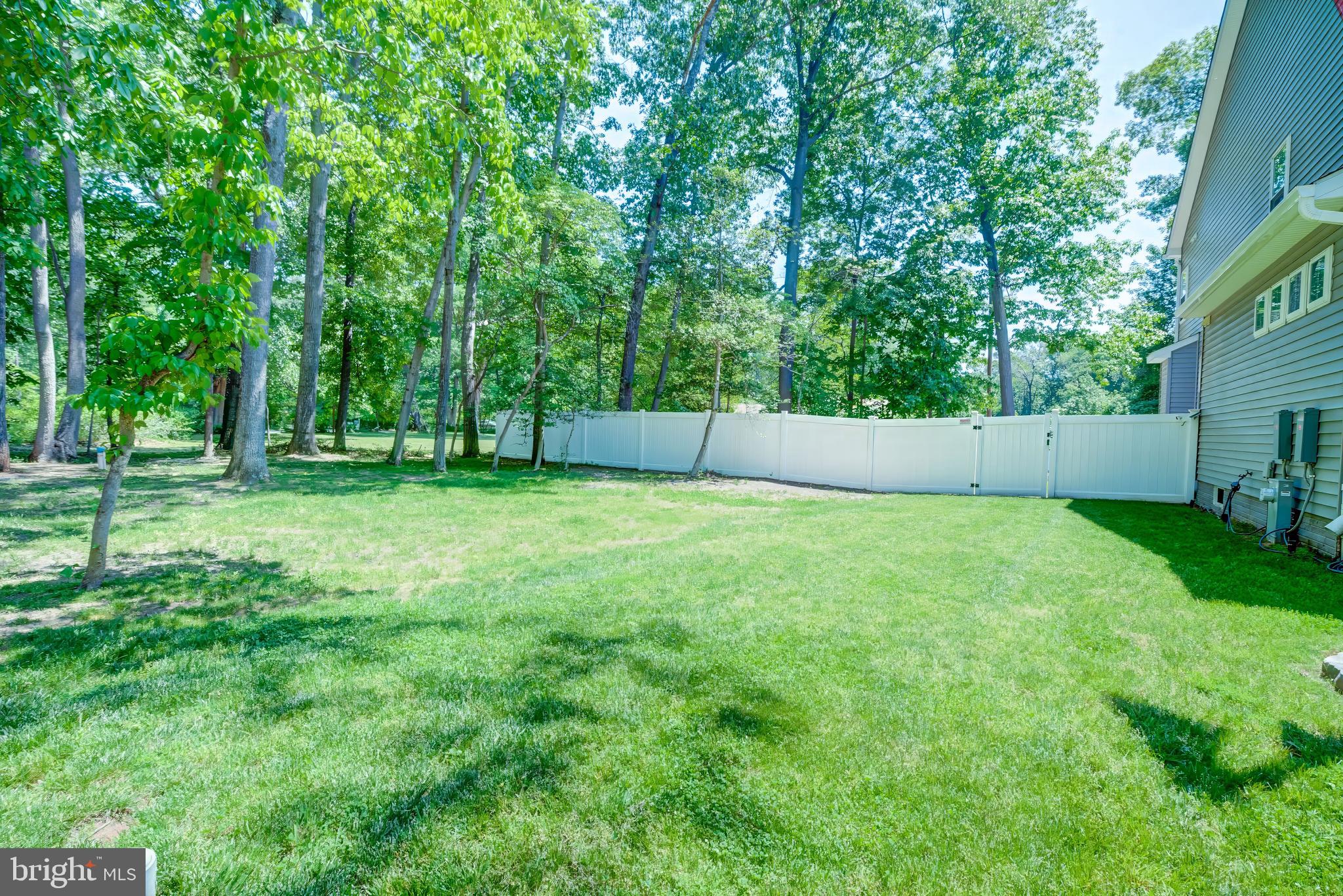LAKE SHORE - Residential