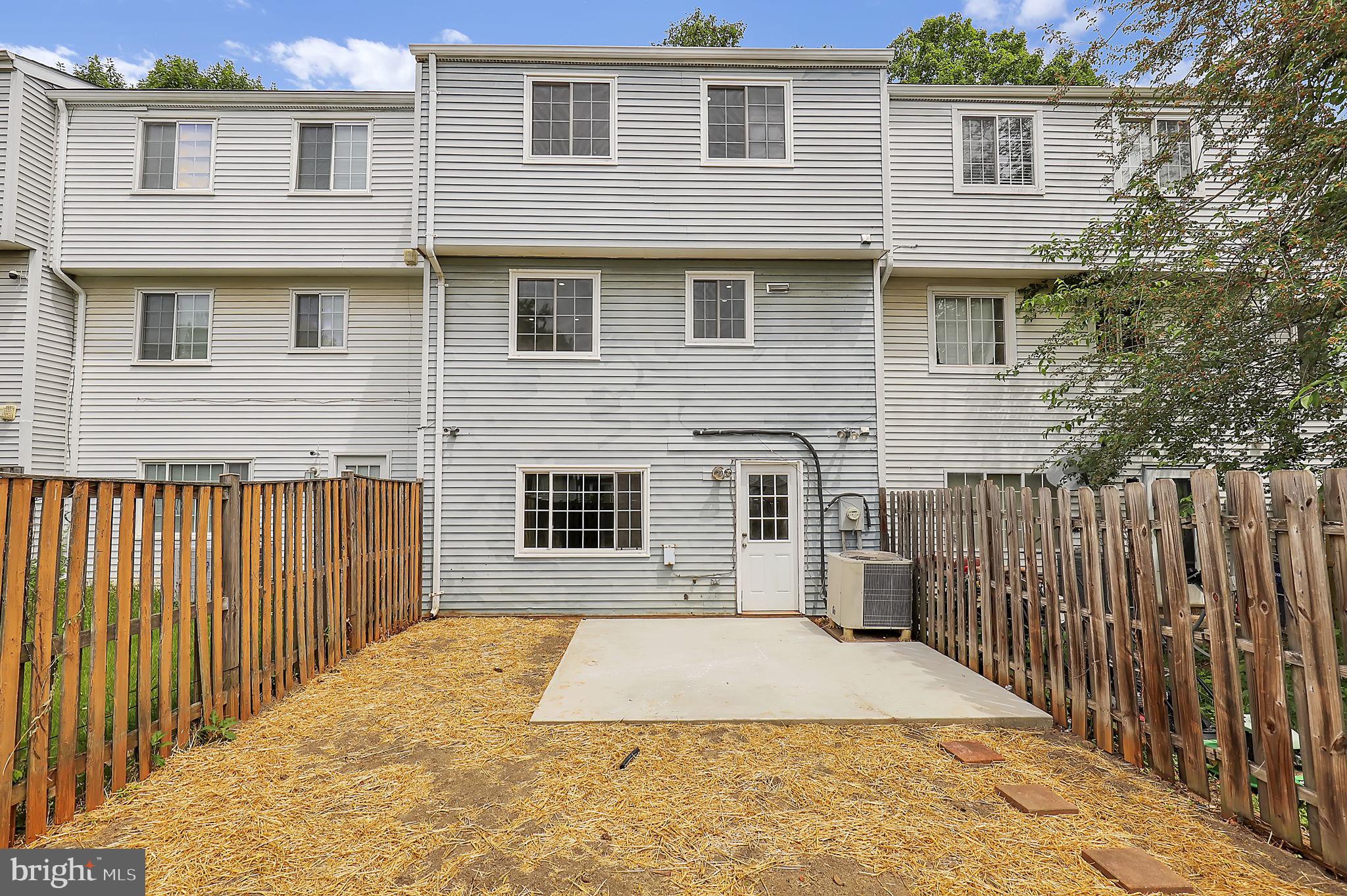 OAK SPRINGS - Residential