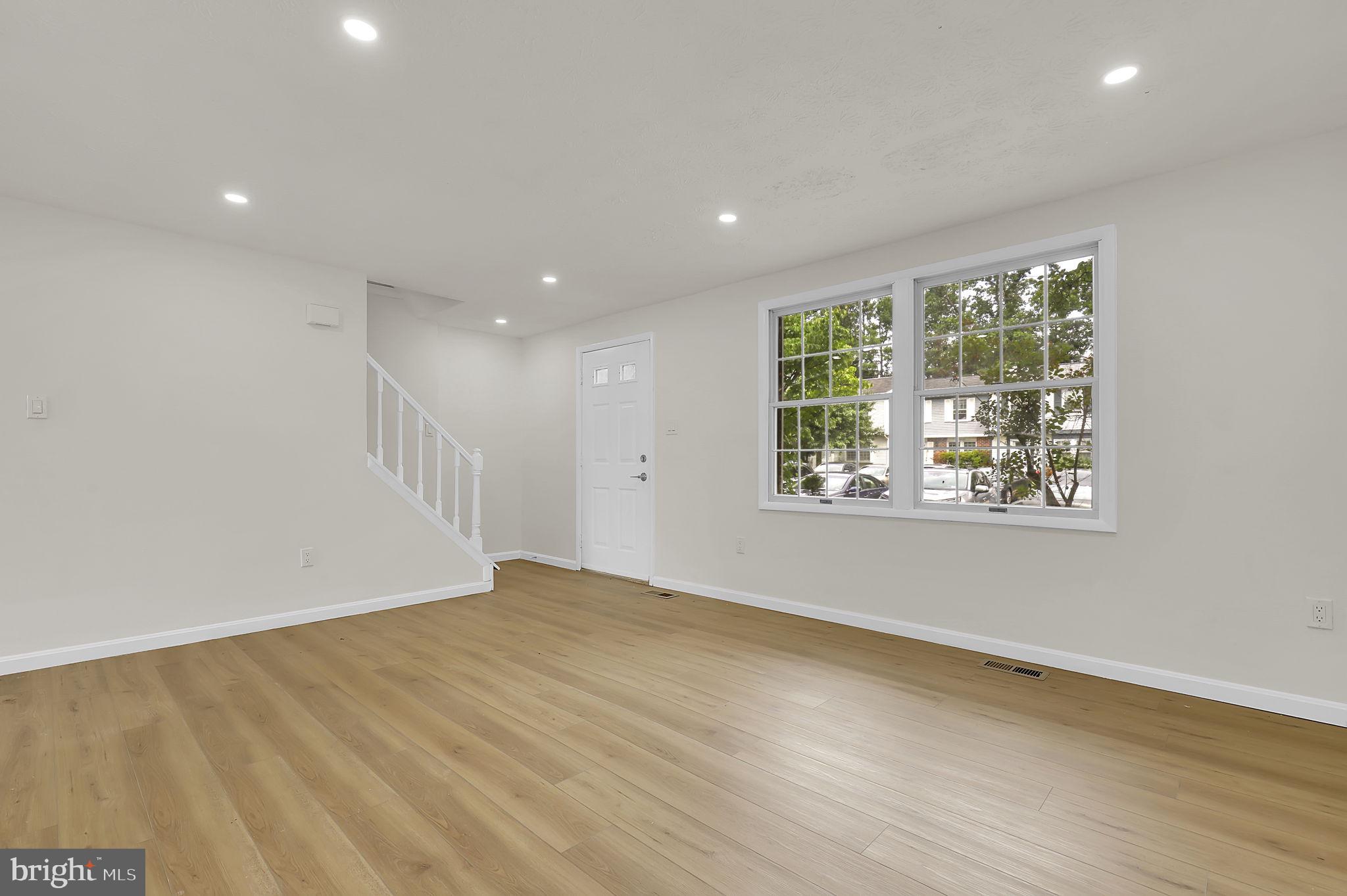 OAK SPRINGS - Residential
