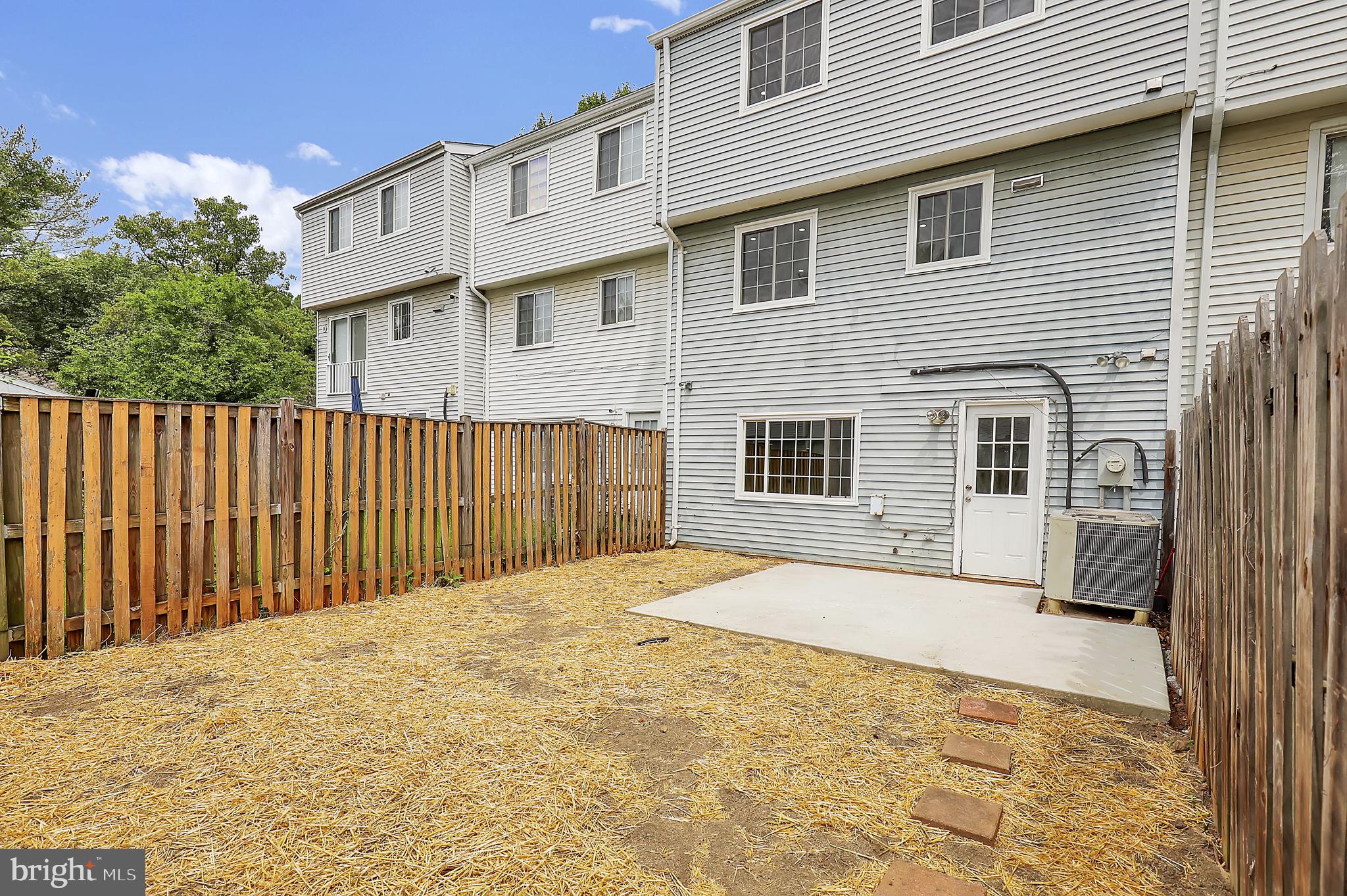 OAK SPRINGS - Residential
