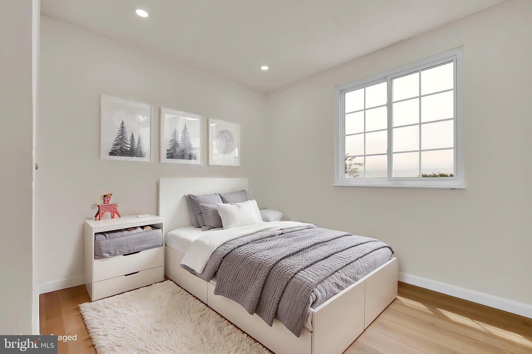 OAK SPRINGS - Residential