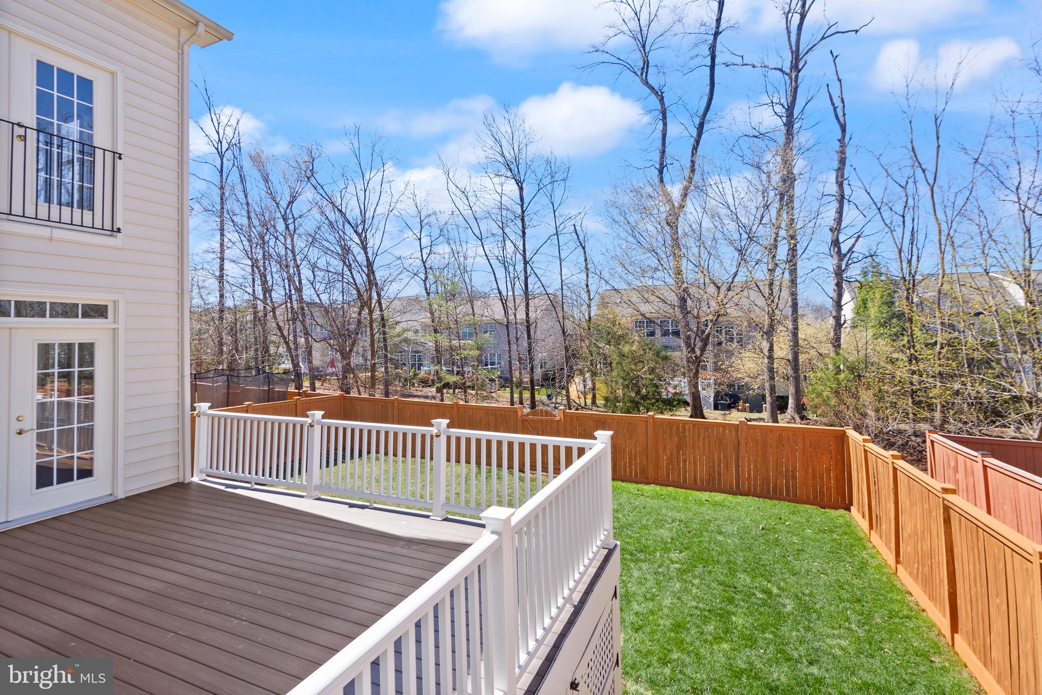 LANSDOWNE ON THE POTOMAC - Residential
