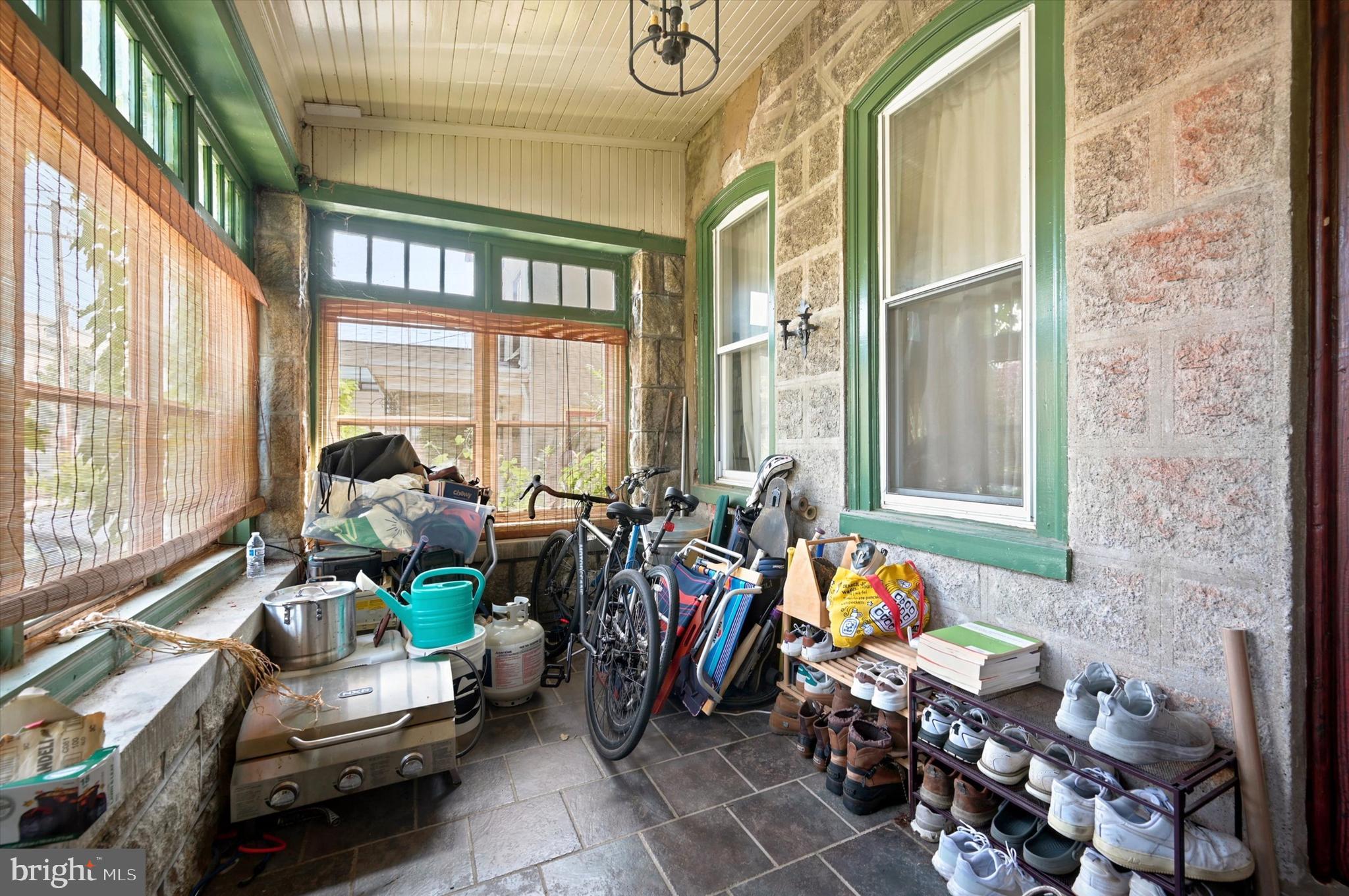 ROXBOROUGH - Residential Income