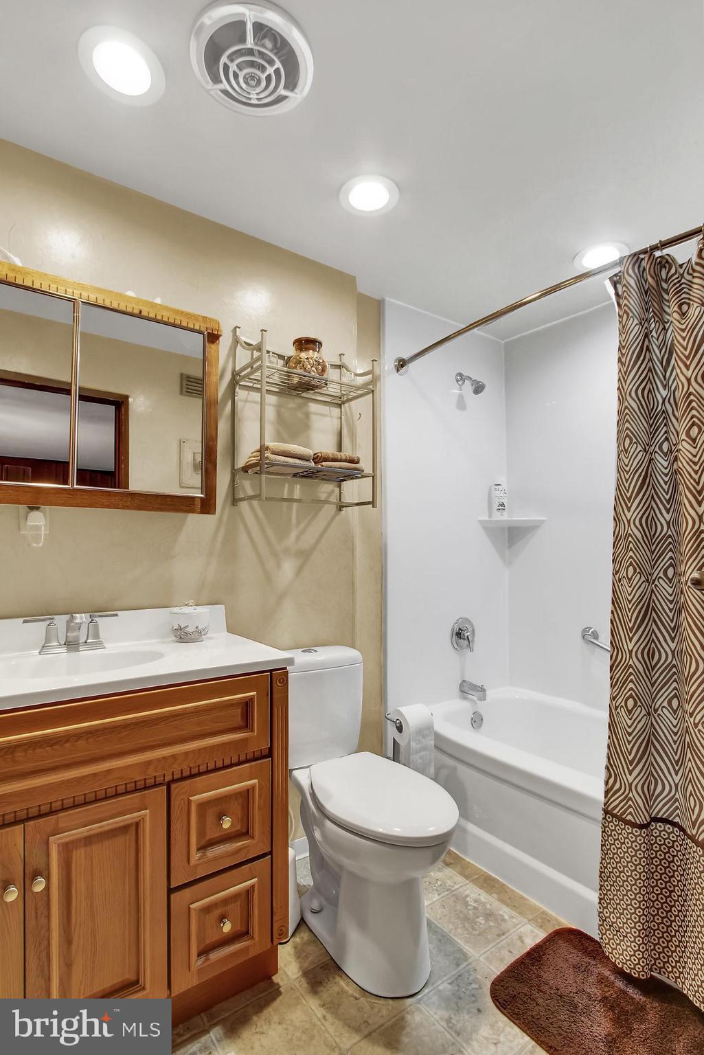SPRINGETTSBURY TWP - Residential