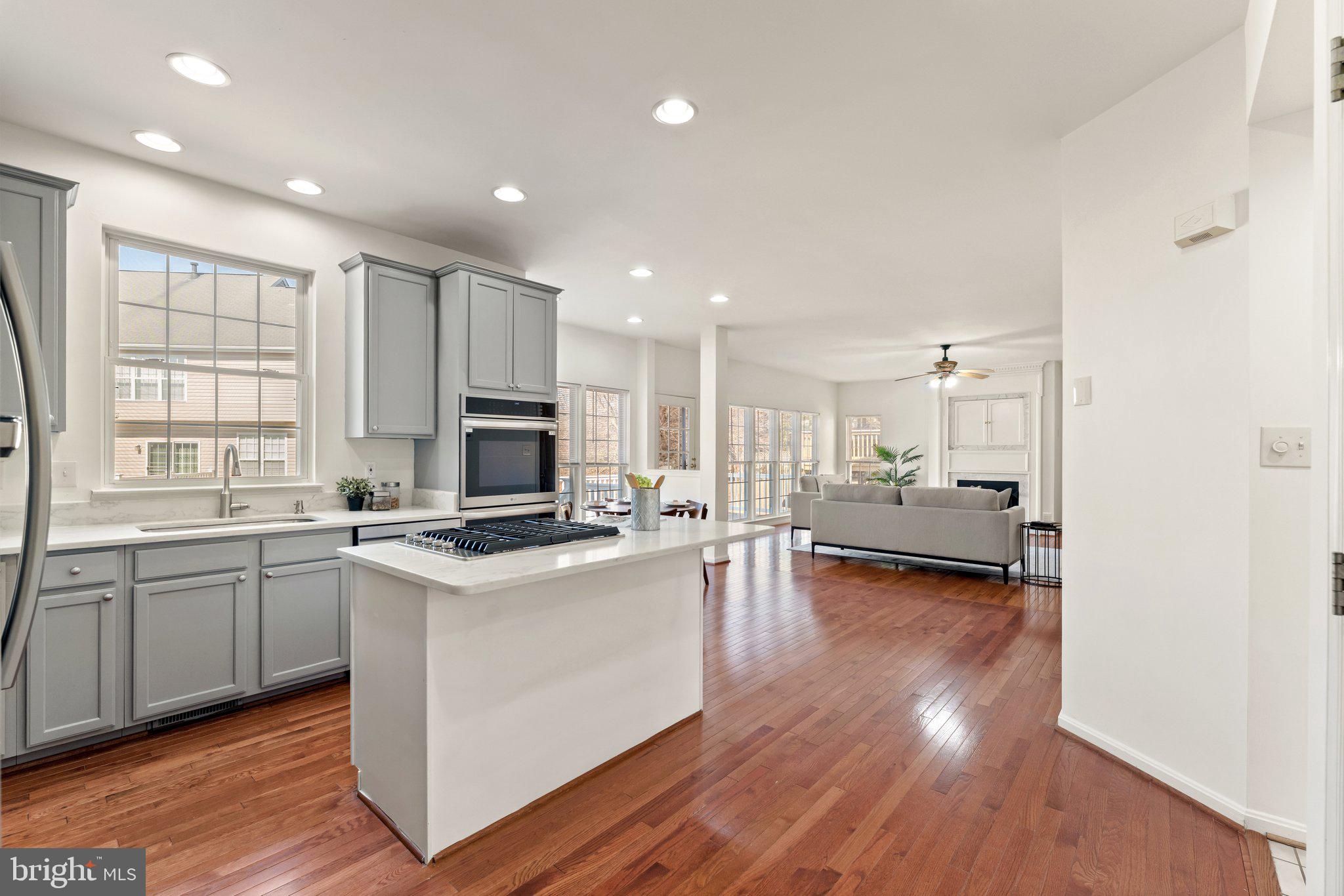 COMPTON VILLAGE - Residential