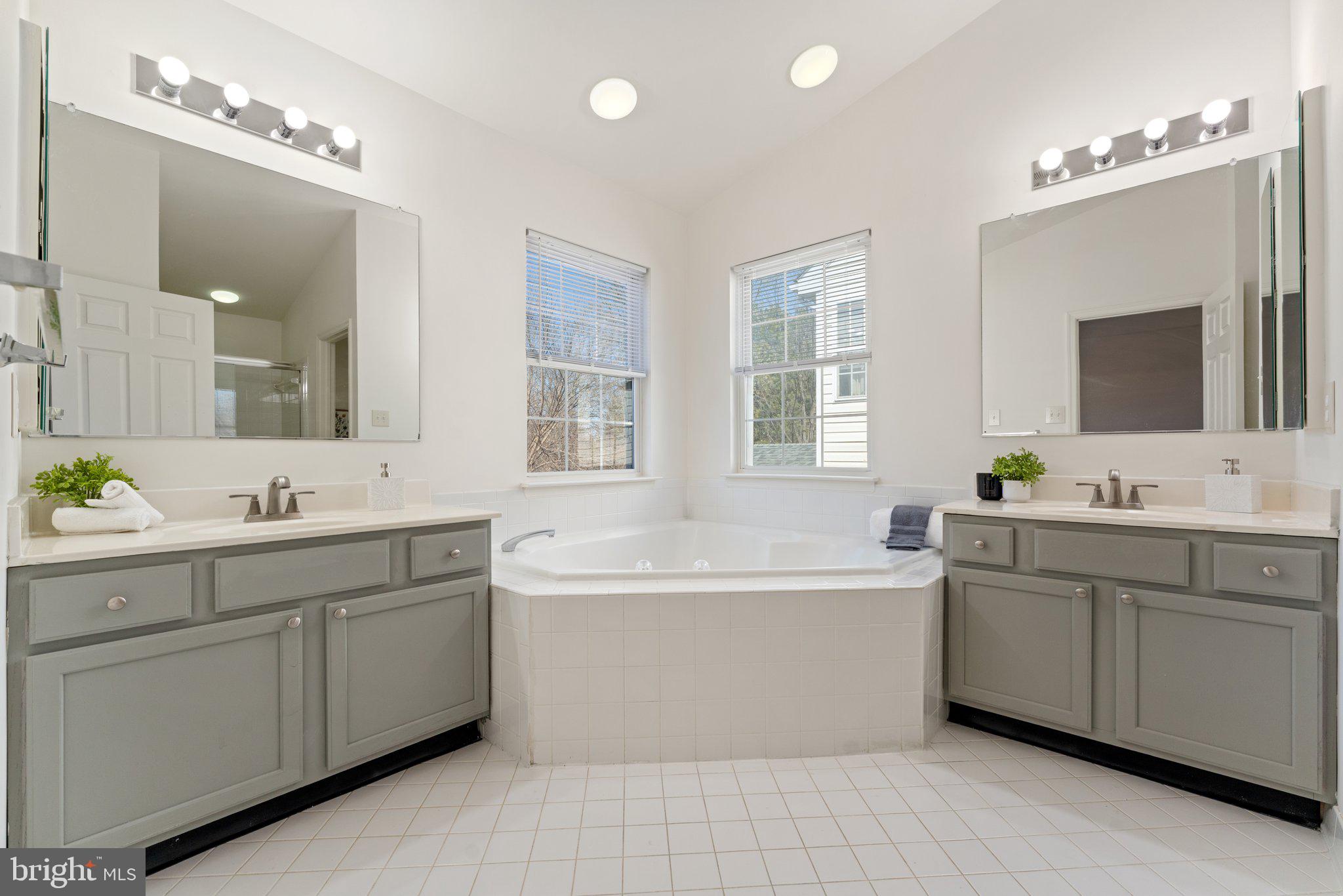 COMPTON VILLAGE - Residential