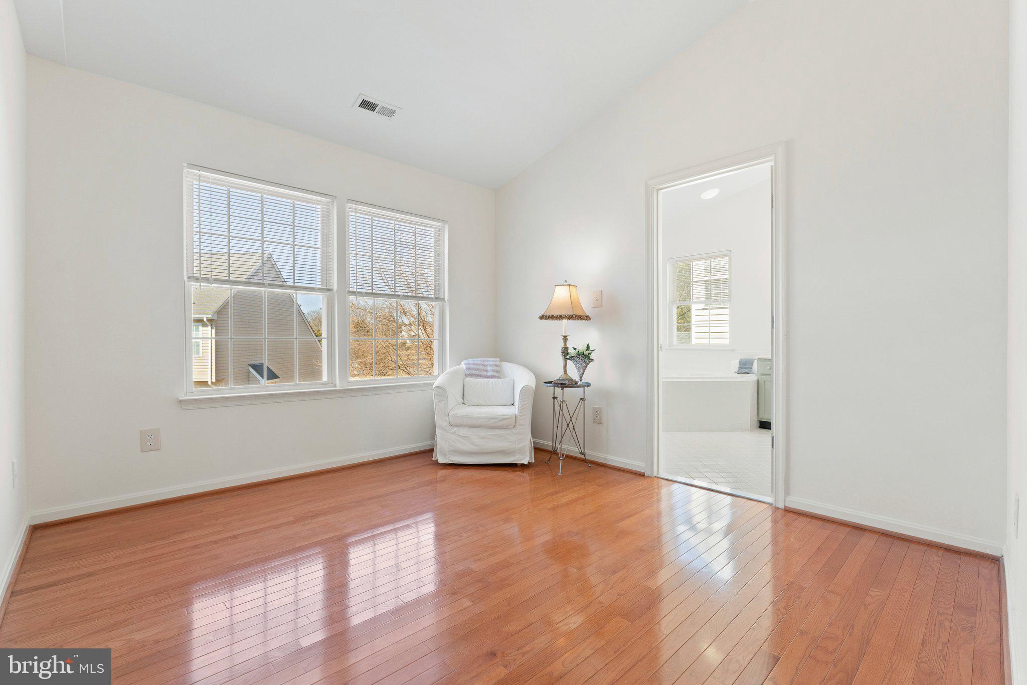 COMPTON VILLAGE - Residential