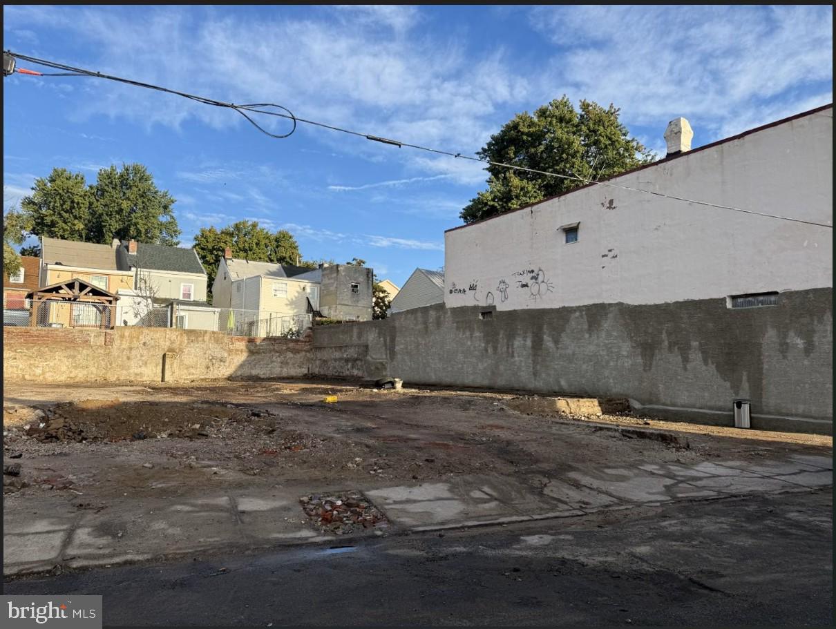 FRANKFORD - Land