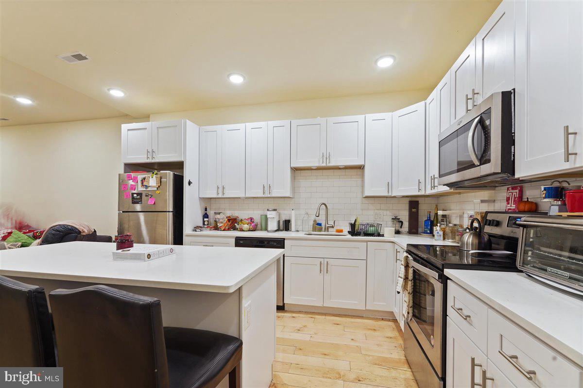 TEMPLE UNIVERSITY - Residential Lease