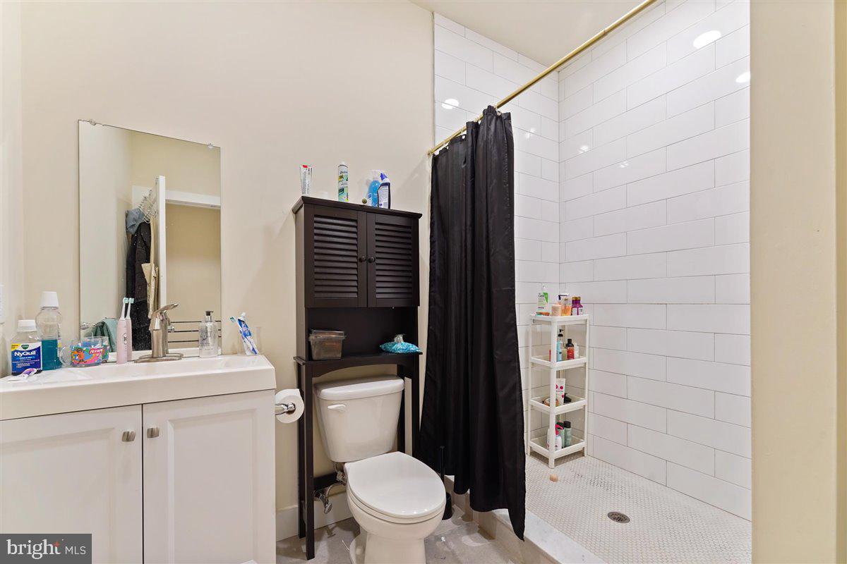 TEMPLE UNIVERSITY - Residential Lease