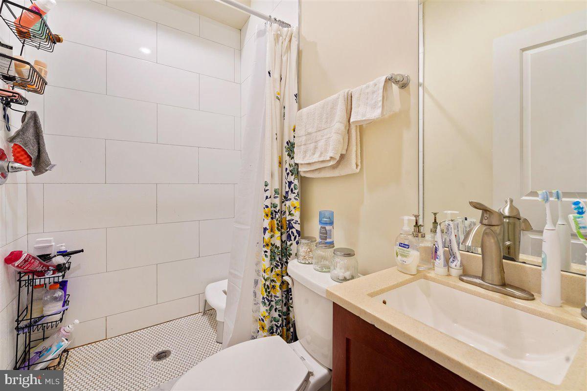 TEMPLE UNIVERSITY - Residential Lease