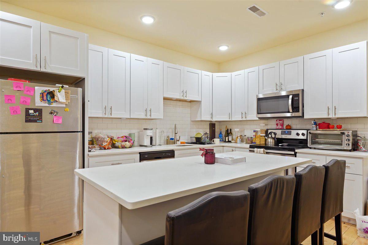 TEMPLE UNIVERSITY - Residential Lease