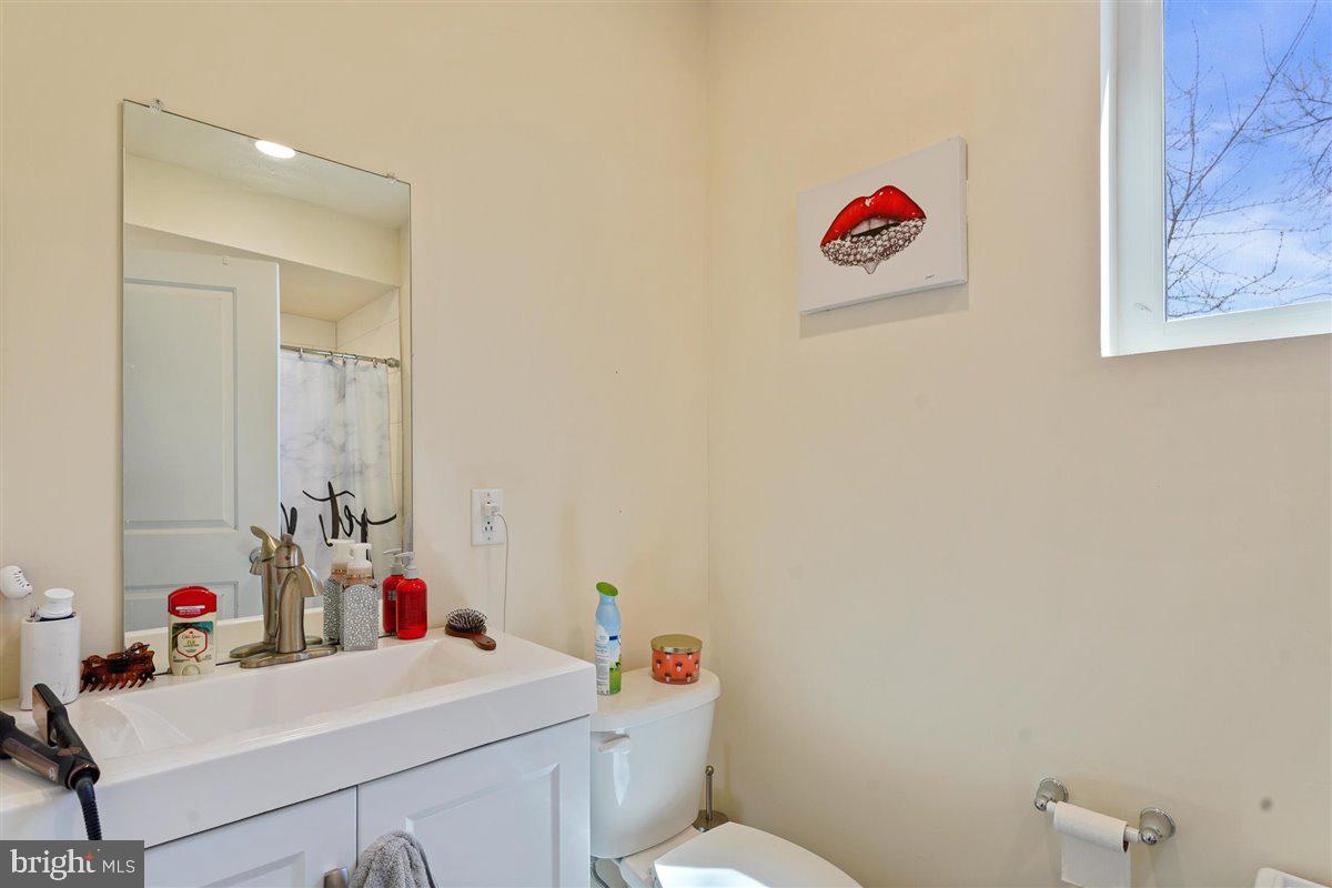 TEMPLE UNIVERSITY - Residential Lease