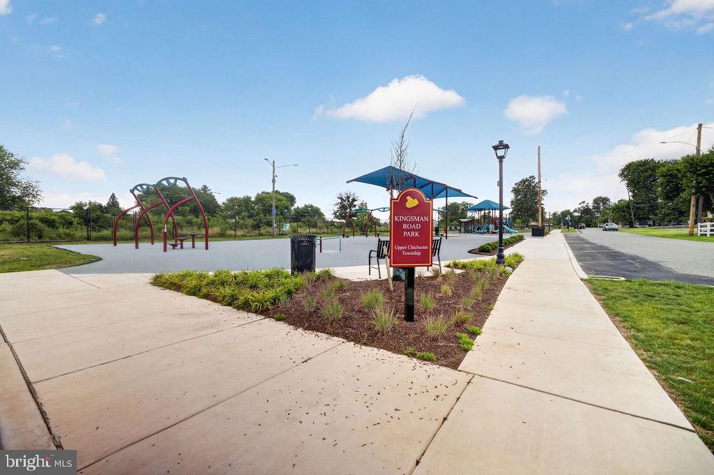 WILLOWBROOK - Residential