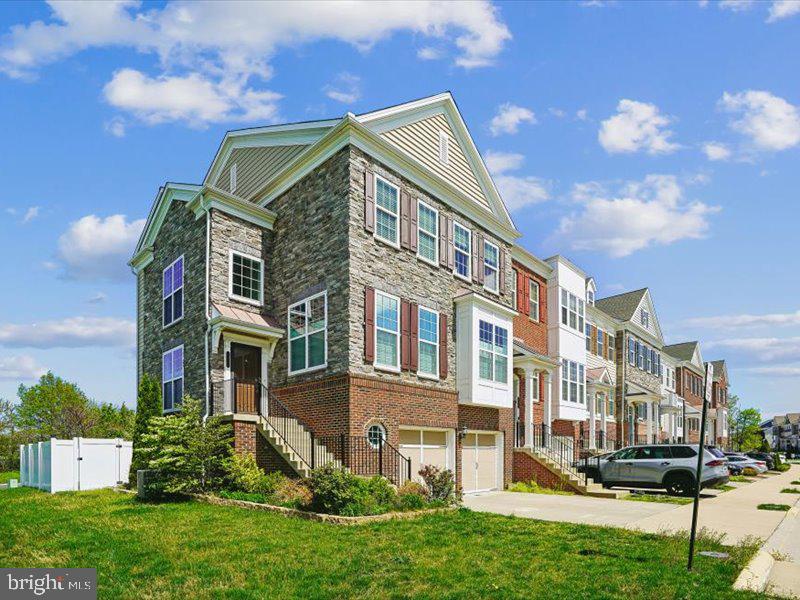 EAST GATE - Residential