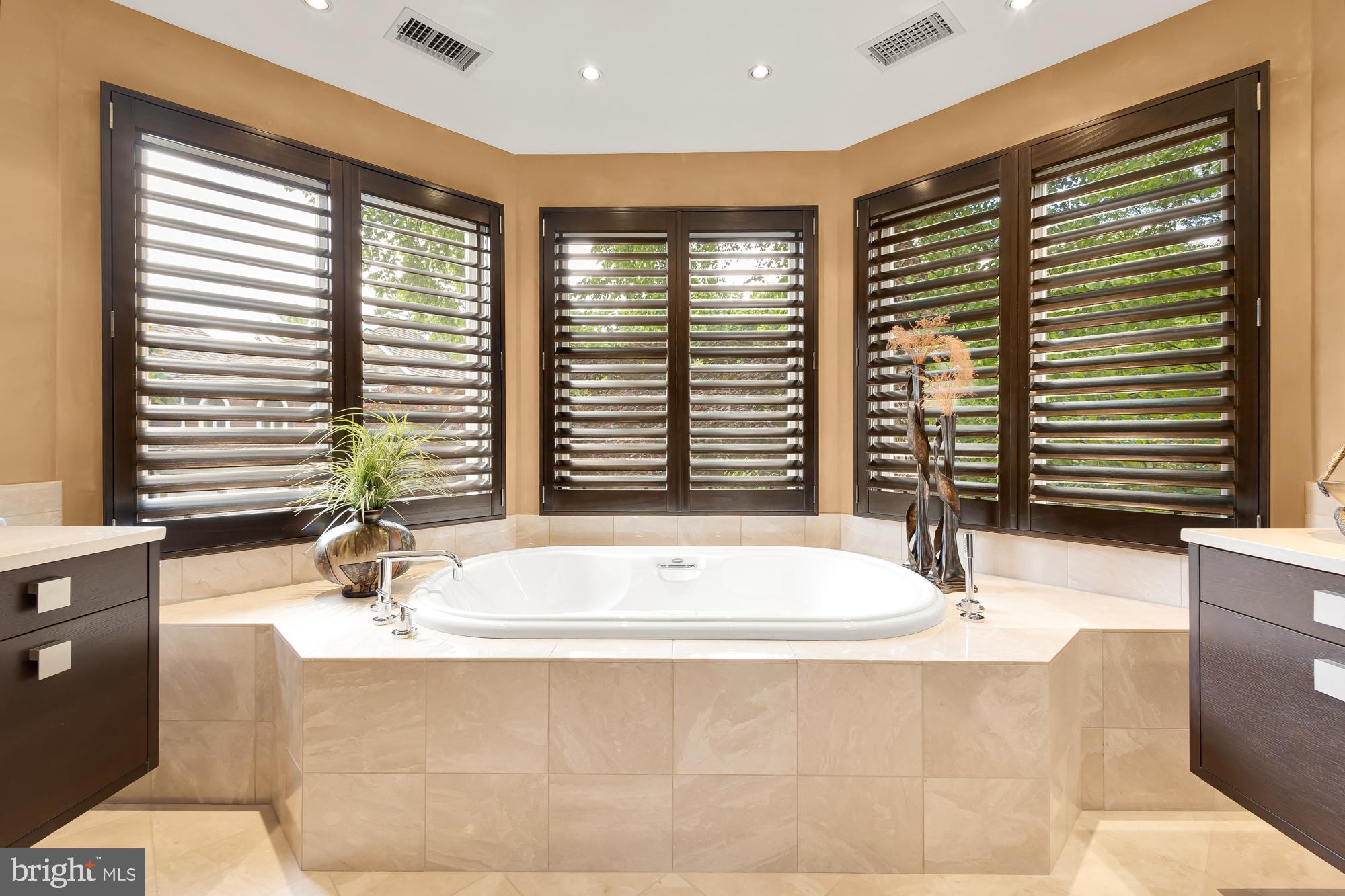 GROSVENOR WOODS - Residential