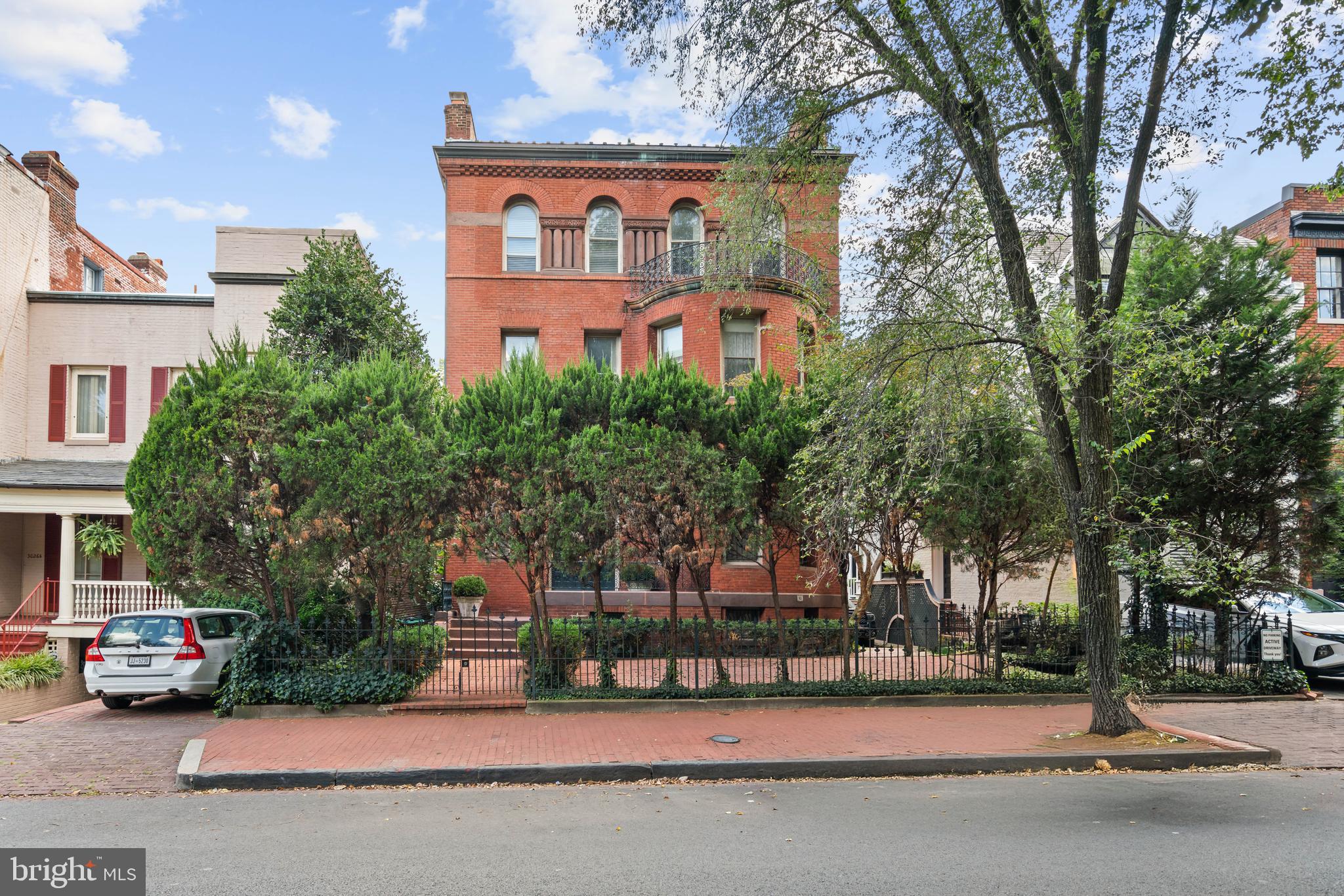 Historic residence in need of full restoration, conveys as is. Large rooms, original floors and moldings, fireplace. Four bedrooms and four bathrooms which are ready for updates and renovation. Close proximity to the shopping and dining of Georgetown, as well as Montrose Park and Dumbarton Oaks.