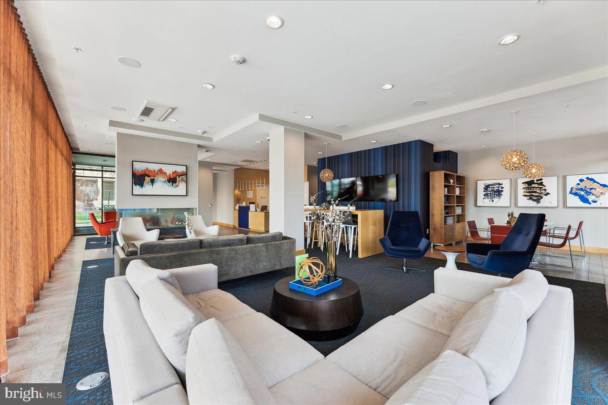 DOWNTOWN SILVER SPRING - Residential