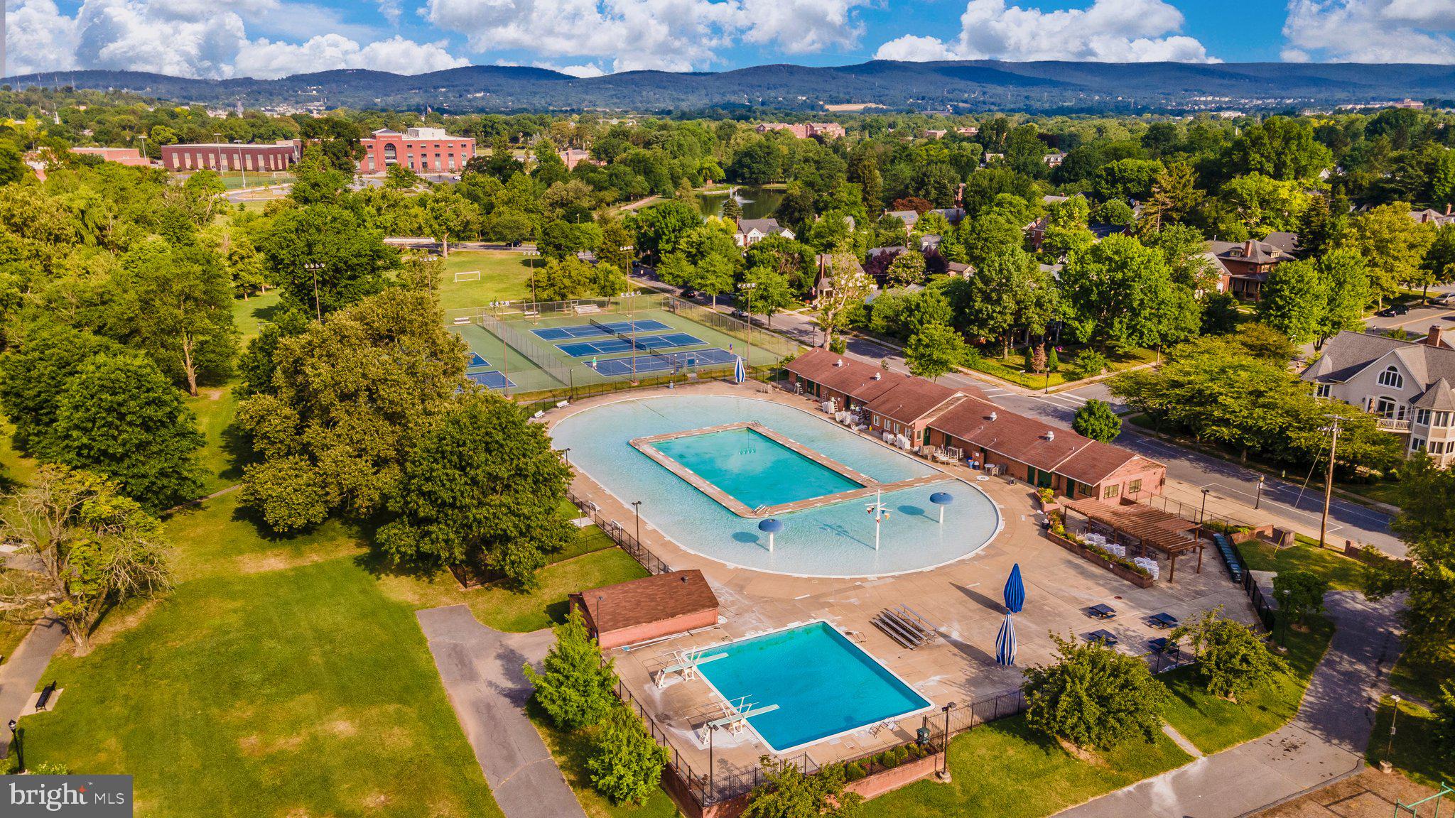 NORTH POINTE - Residential