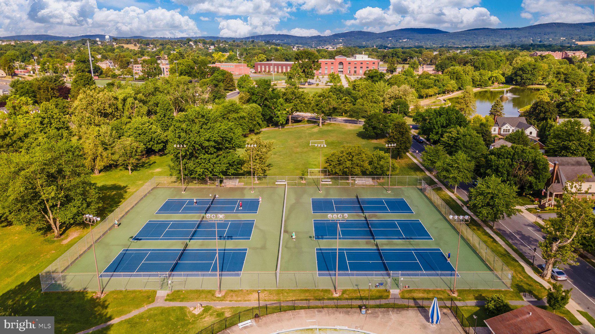 NORTH POINTE - Residential
