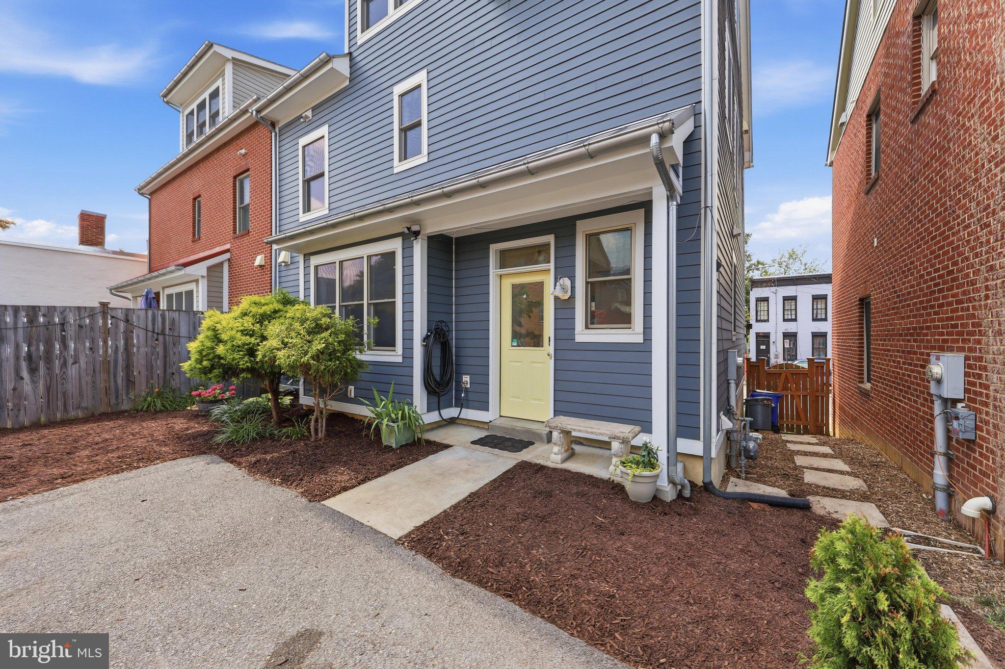NORTH POINTE - Residential
