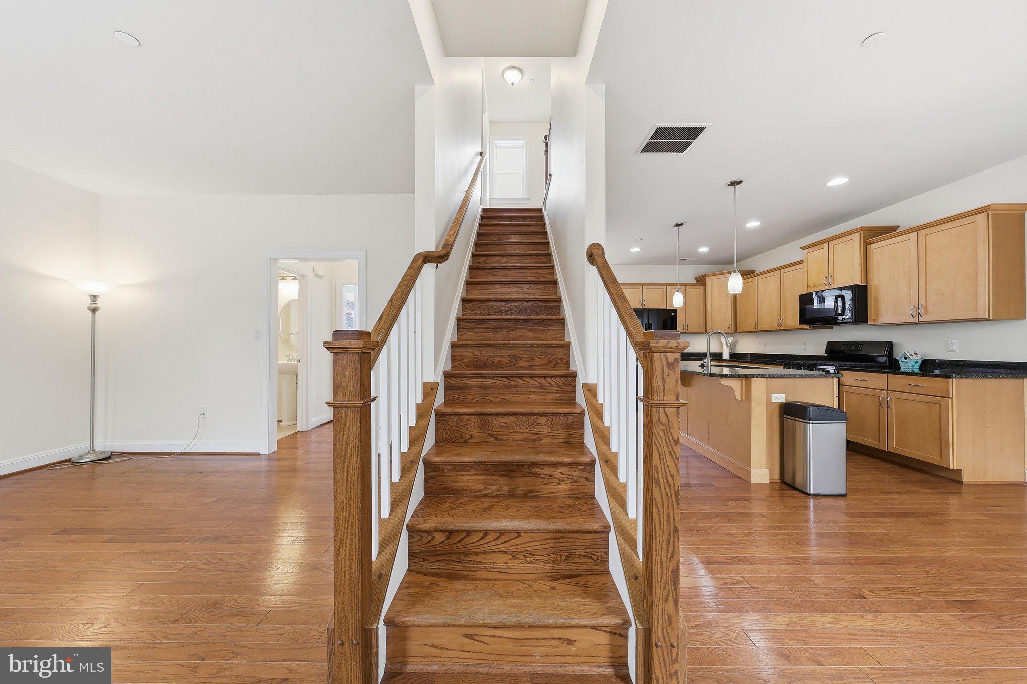 NORTH POINTE - Residential