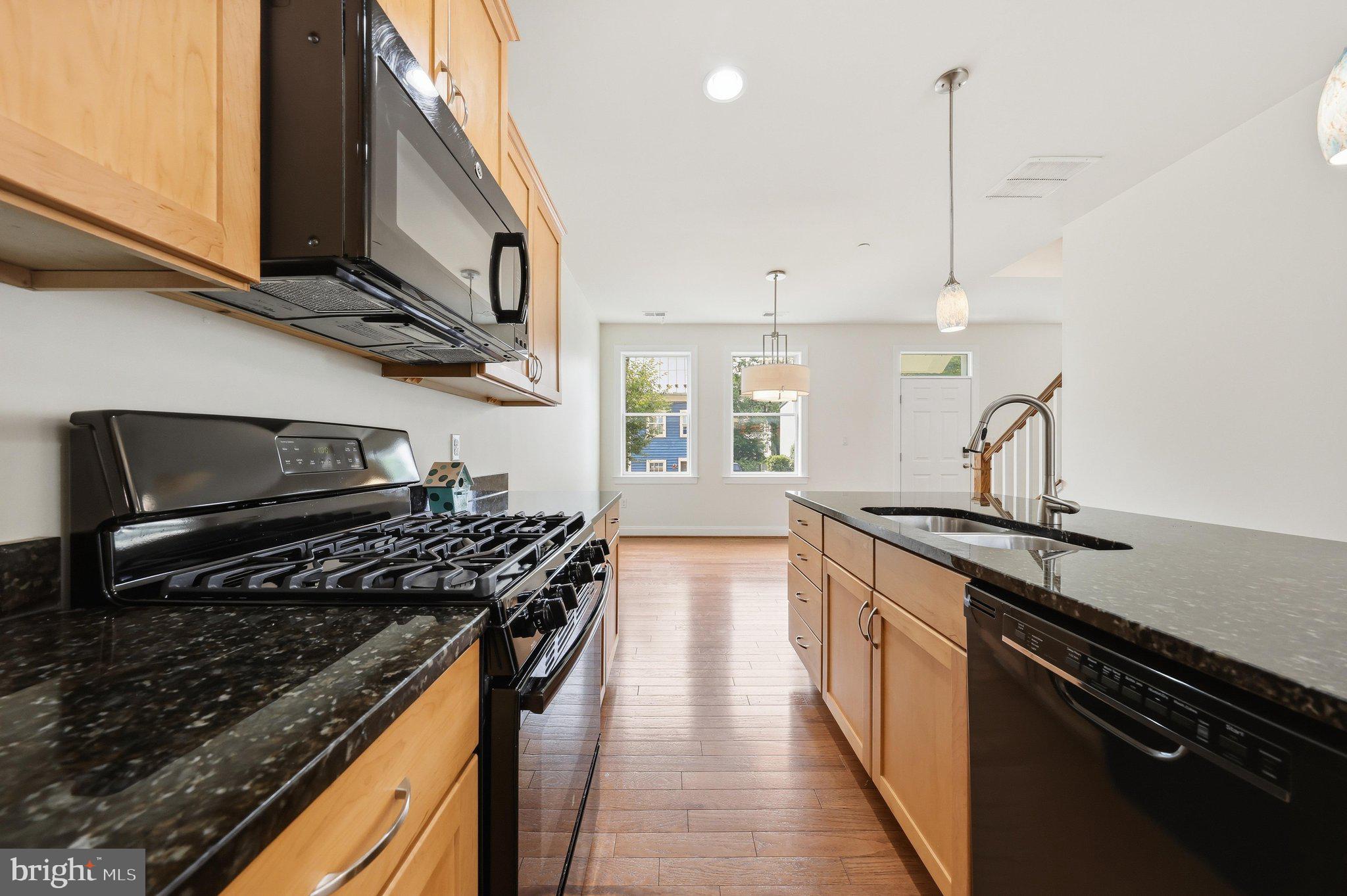 NORTH POINTE - Residential