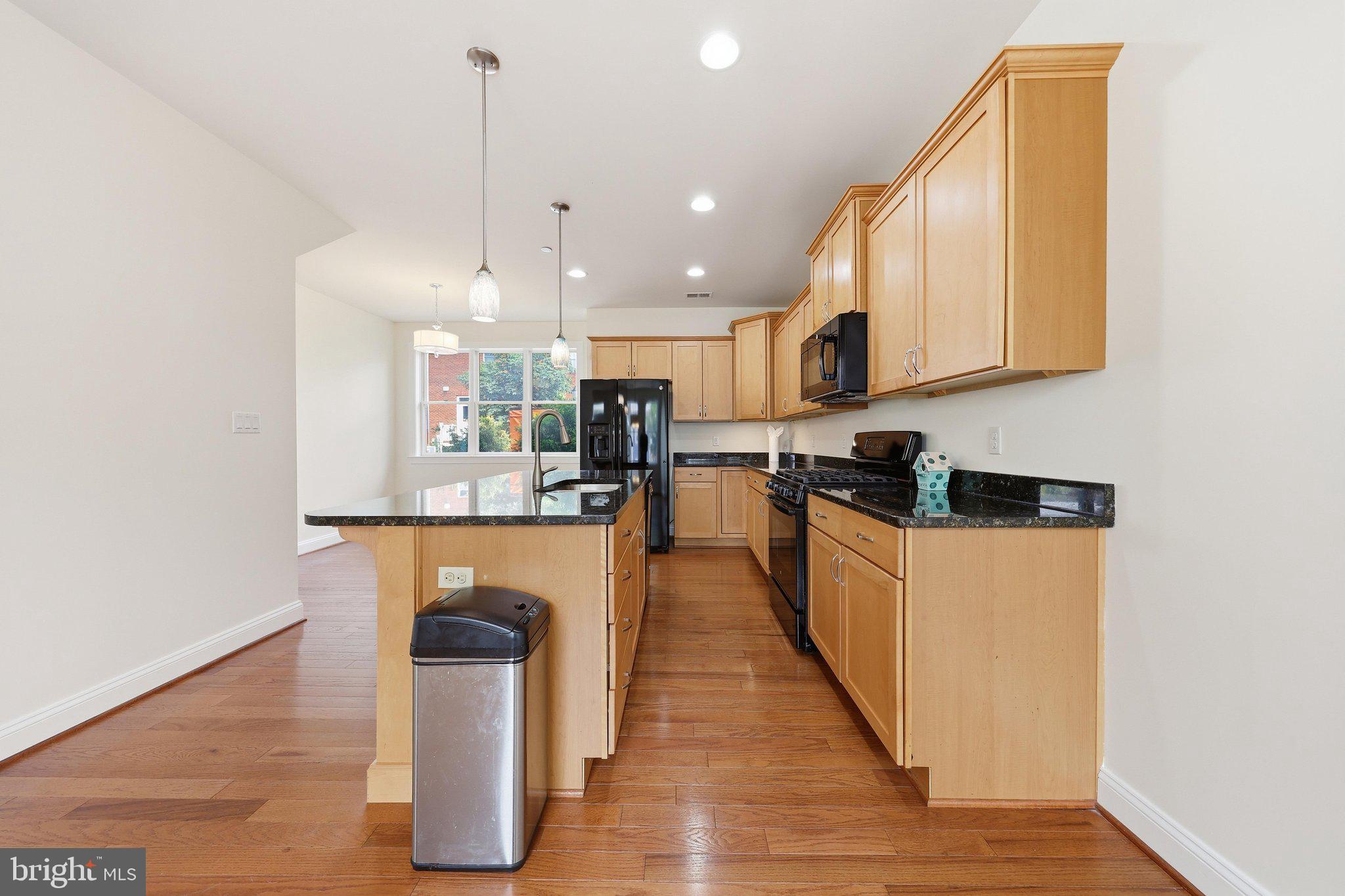 NORTH POINTE - Residential