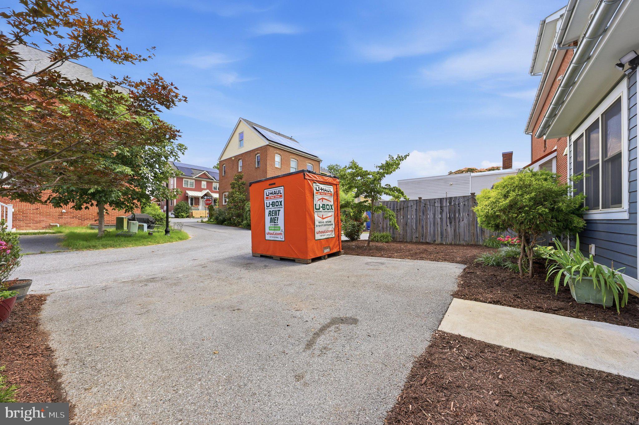 NORTH POINTE - Residential