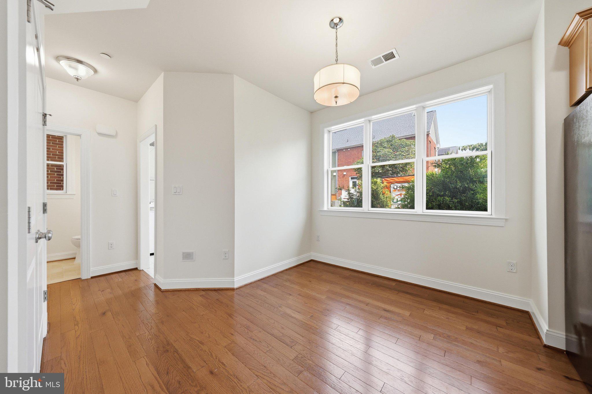 NORTH POINTE - Residential