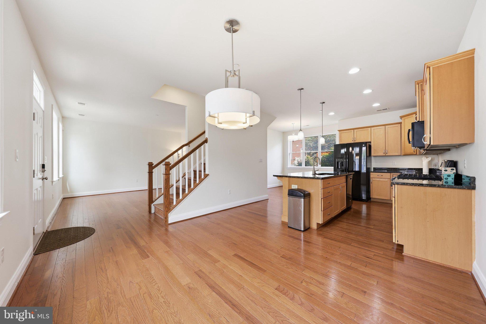 NORTH POINTE - Residential