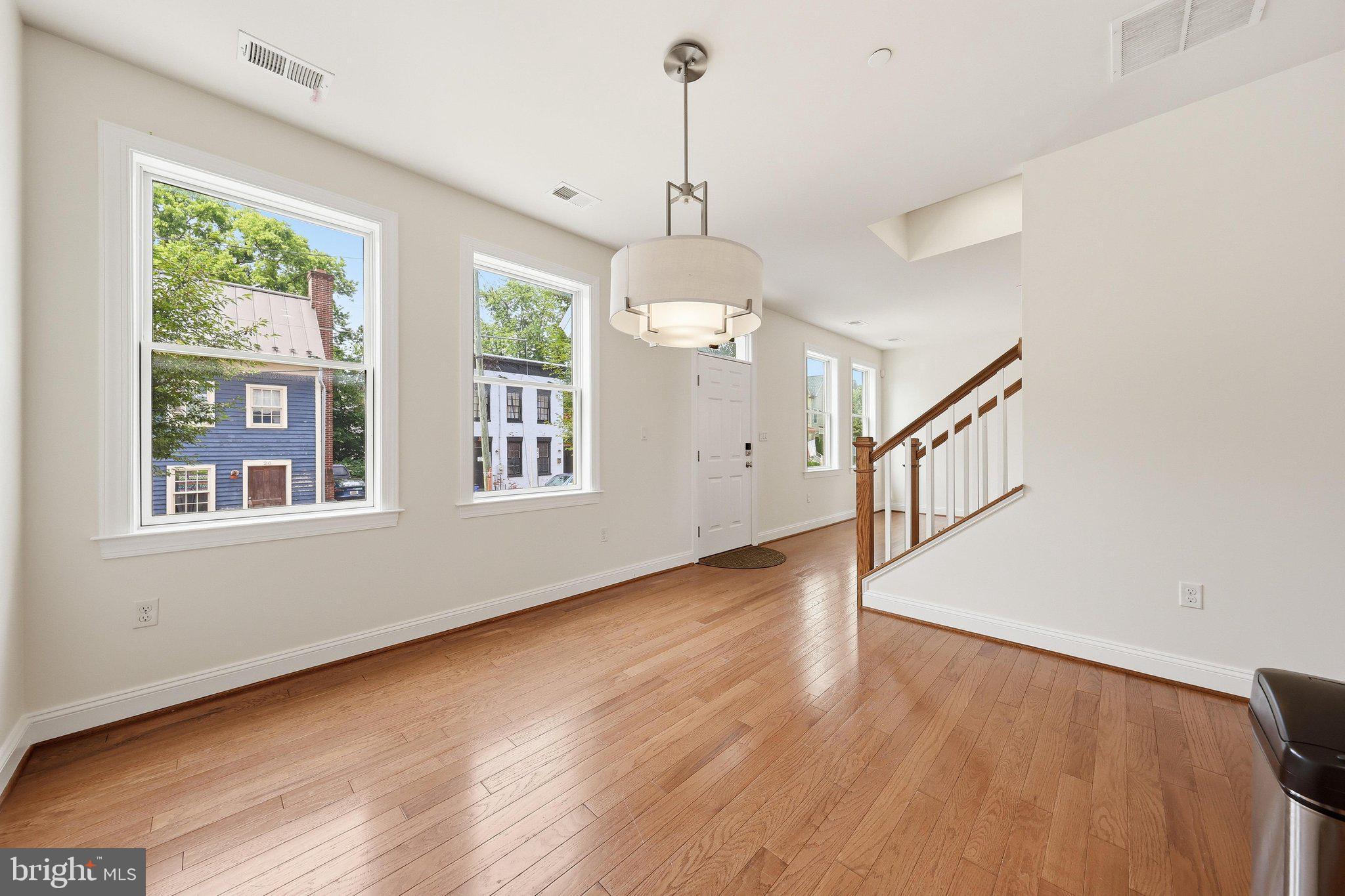 NORTH POINTE - Residential