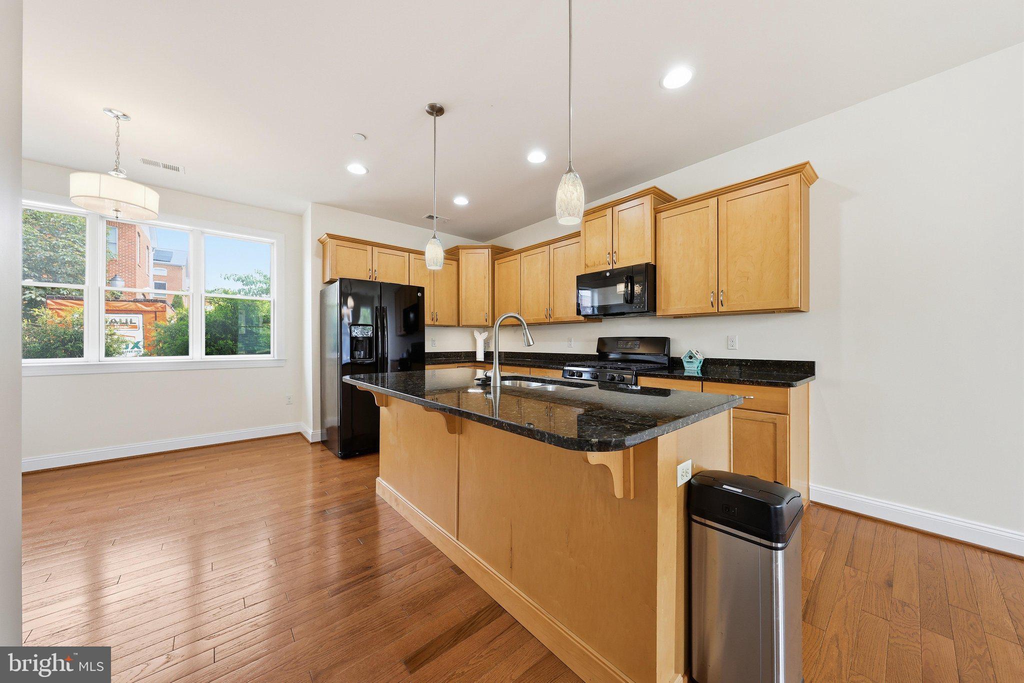 NORTH POINTE - Residential