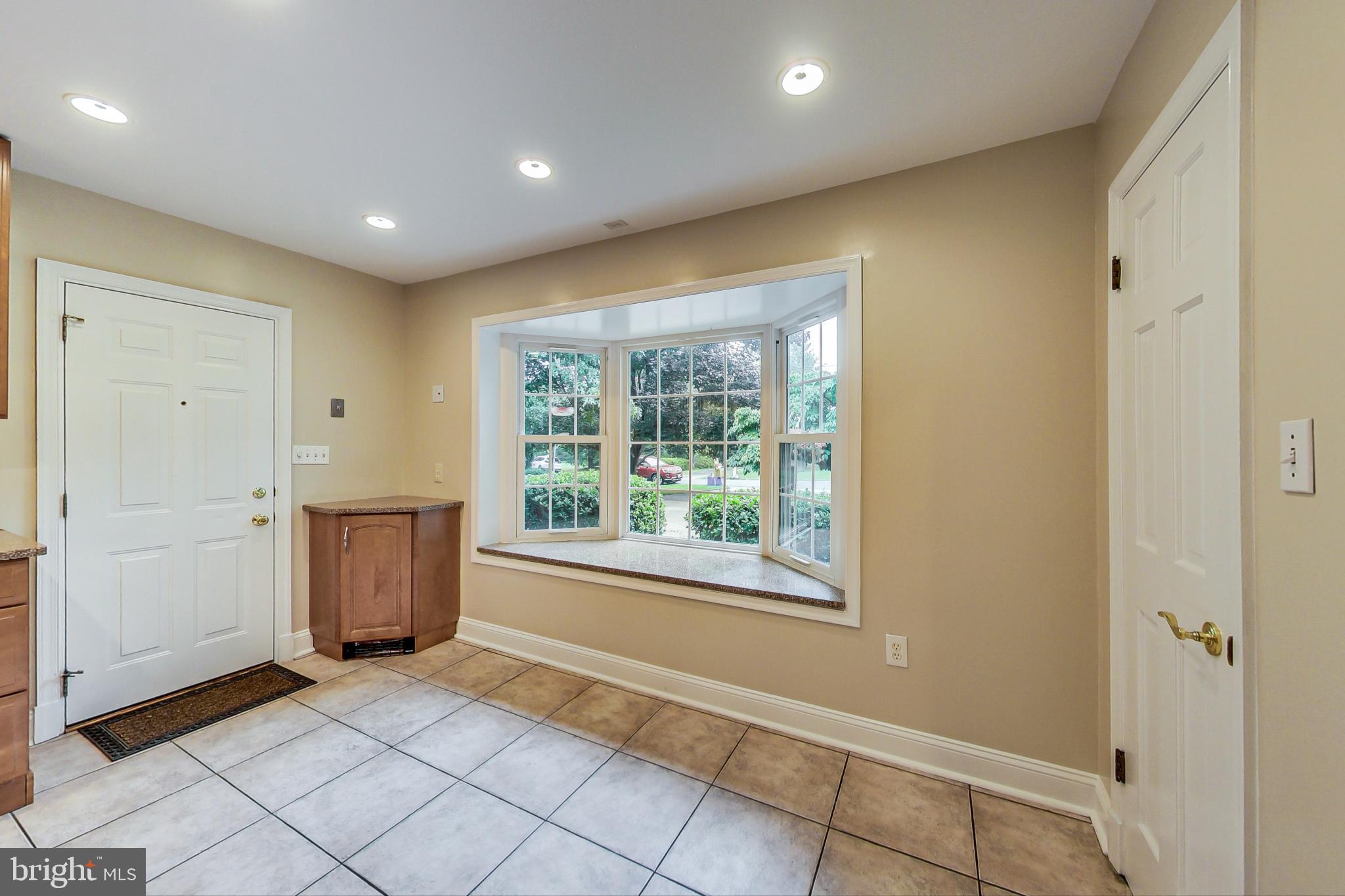 MAYDALE - Residential Lease