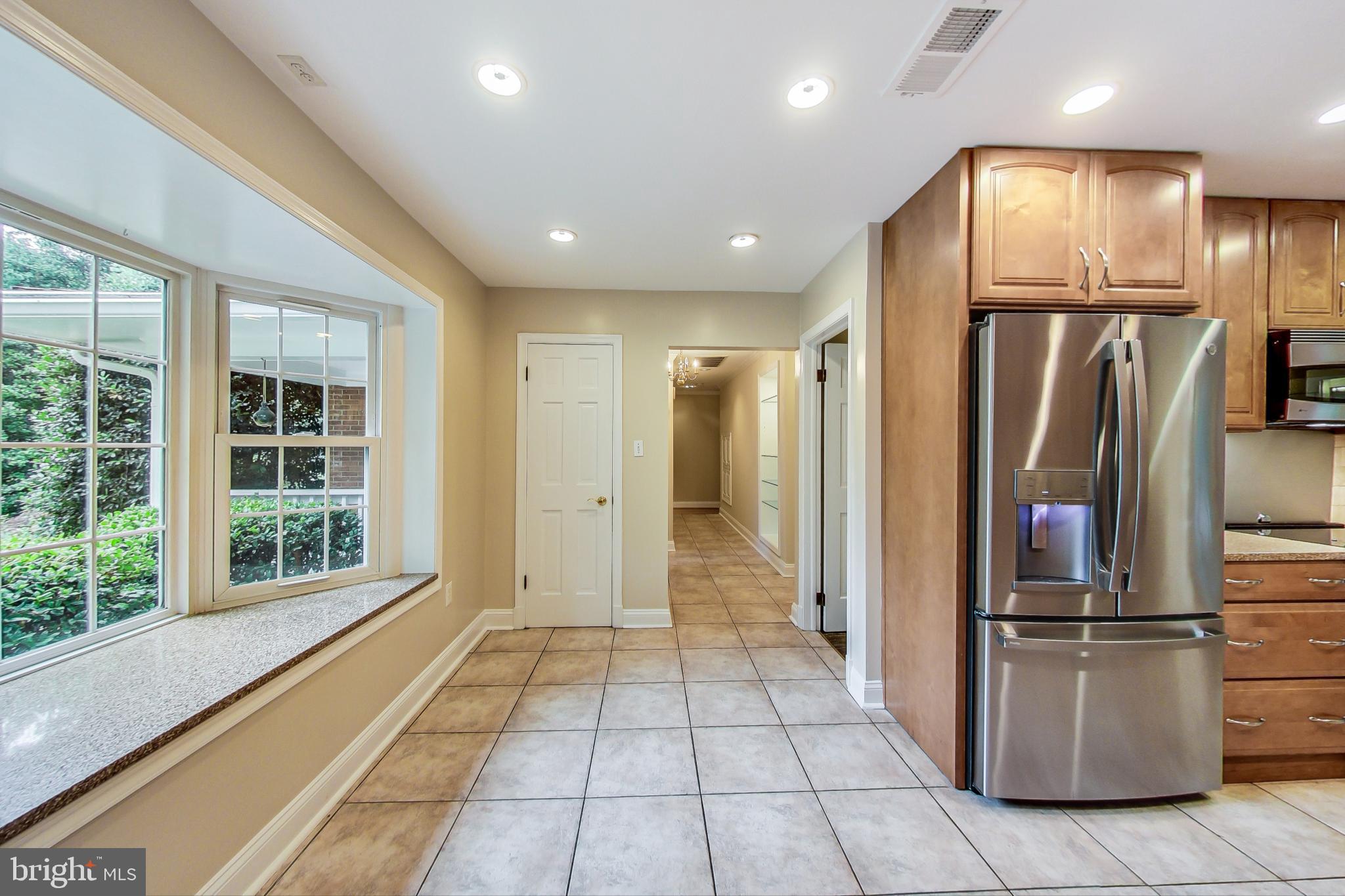 MAYDALE - Residential Lease