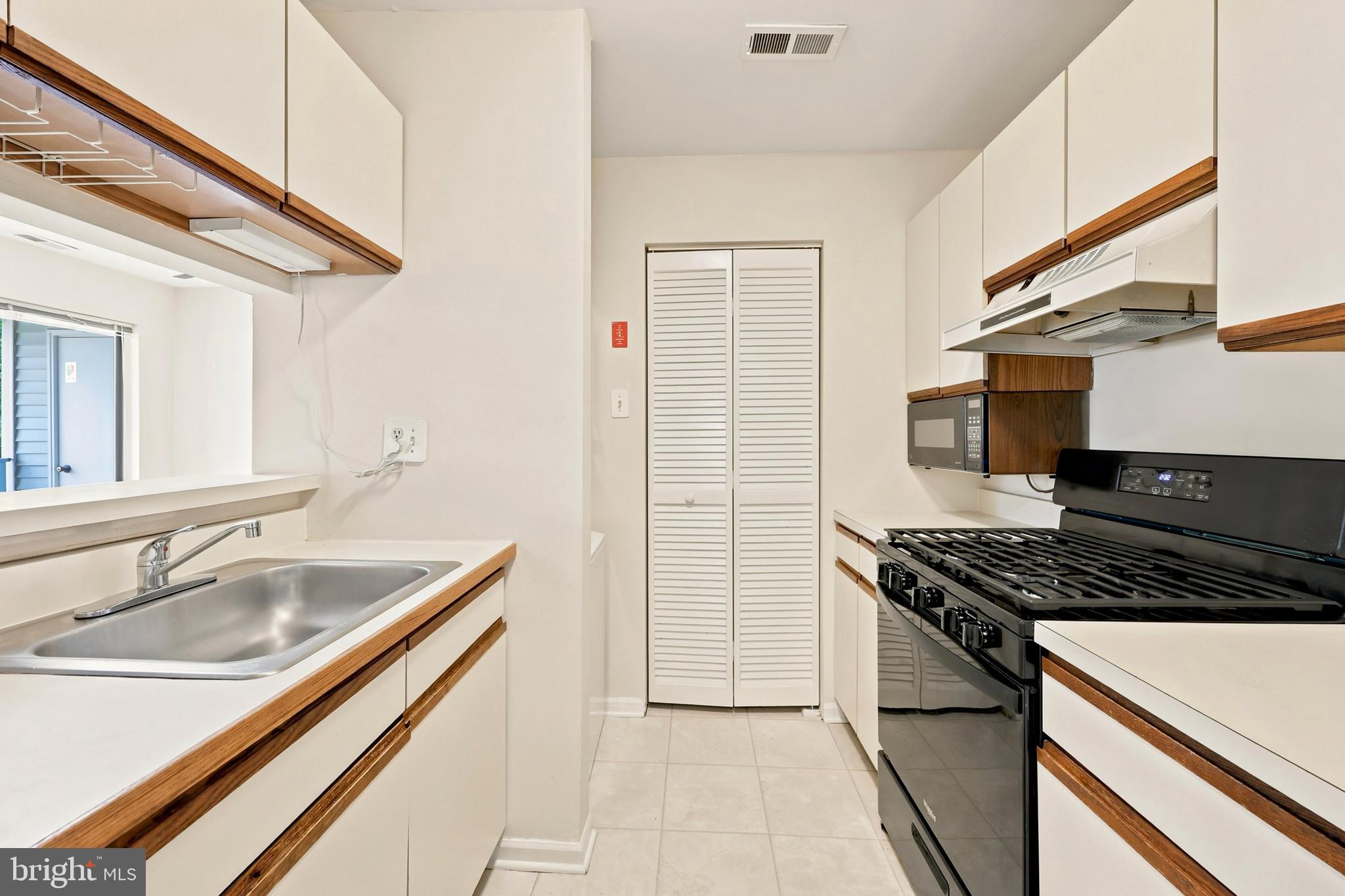 CROWN POINTE - Residential