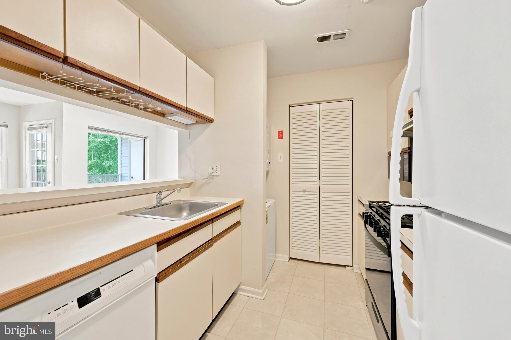 CROWN POINTE - Residential