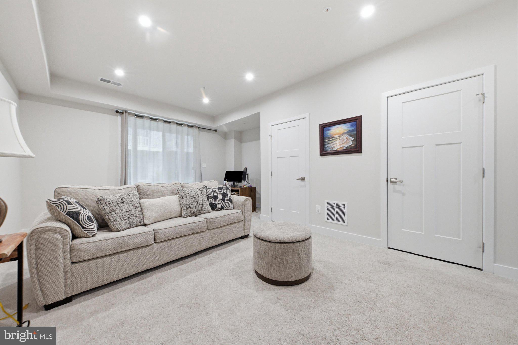 TANYARD SHORES - Residential